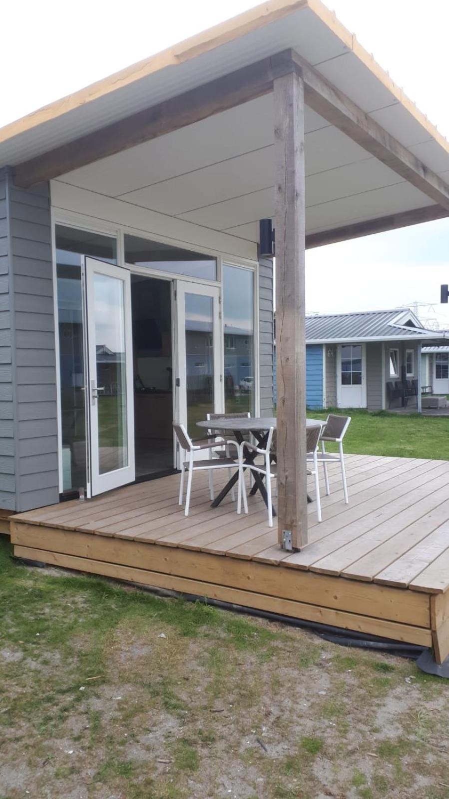 Beach Lodges Oostvoorne view 2