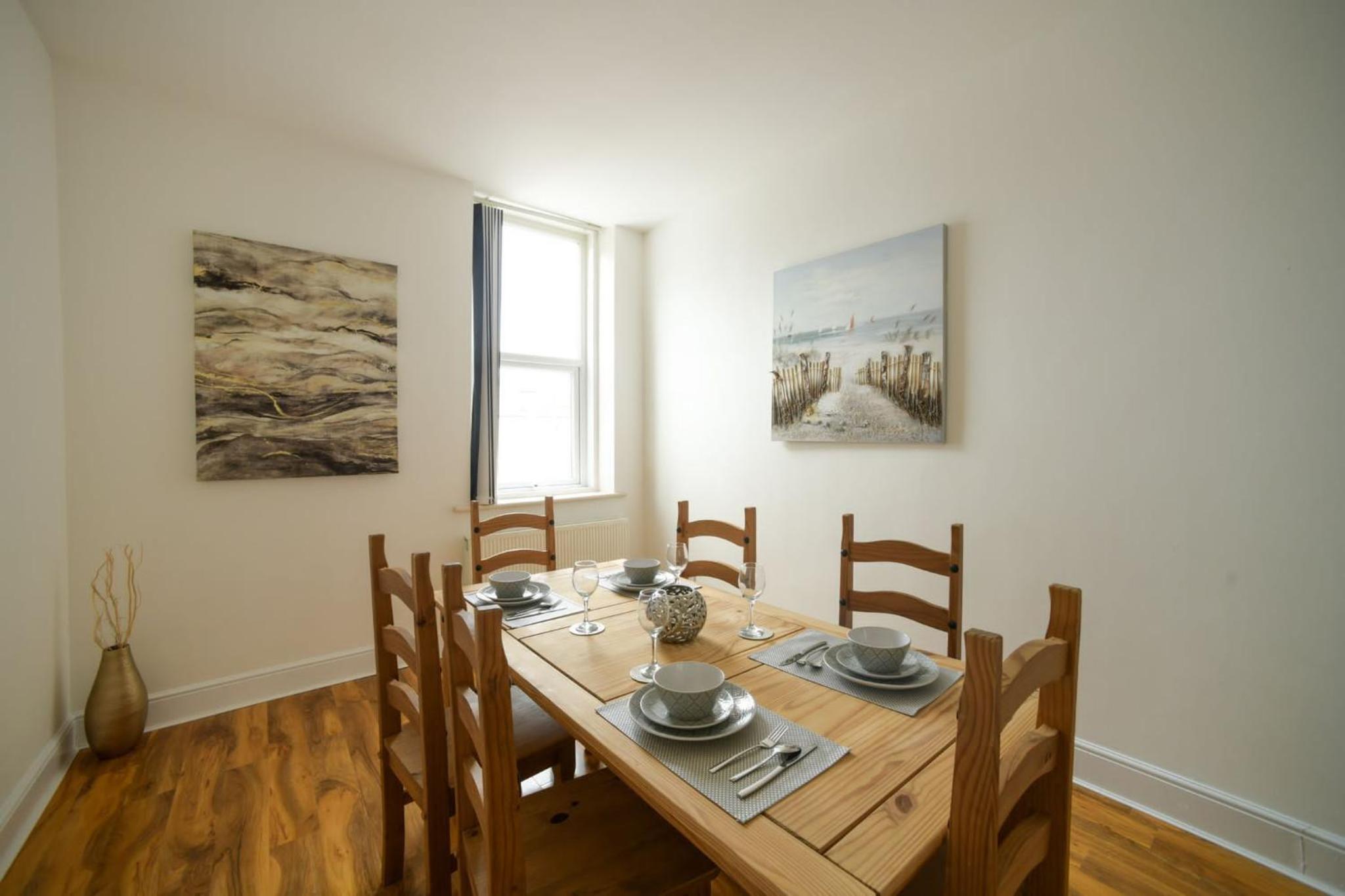 Hotel HOT TUB JACUZZI on private terrace FREE GATED PARKING sleeps 8 - Image 1