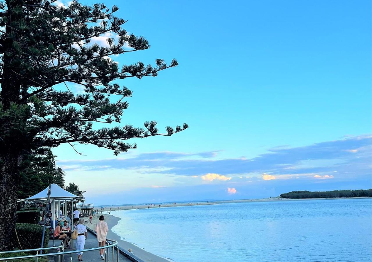 Caloundra Vacations - Central Kings Beach 2 BR APT w Pool and Spa access - Property Image 4