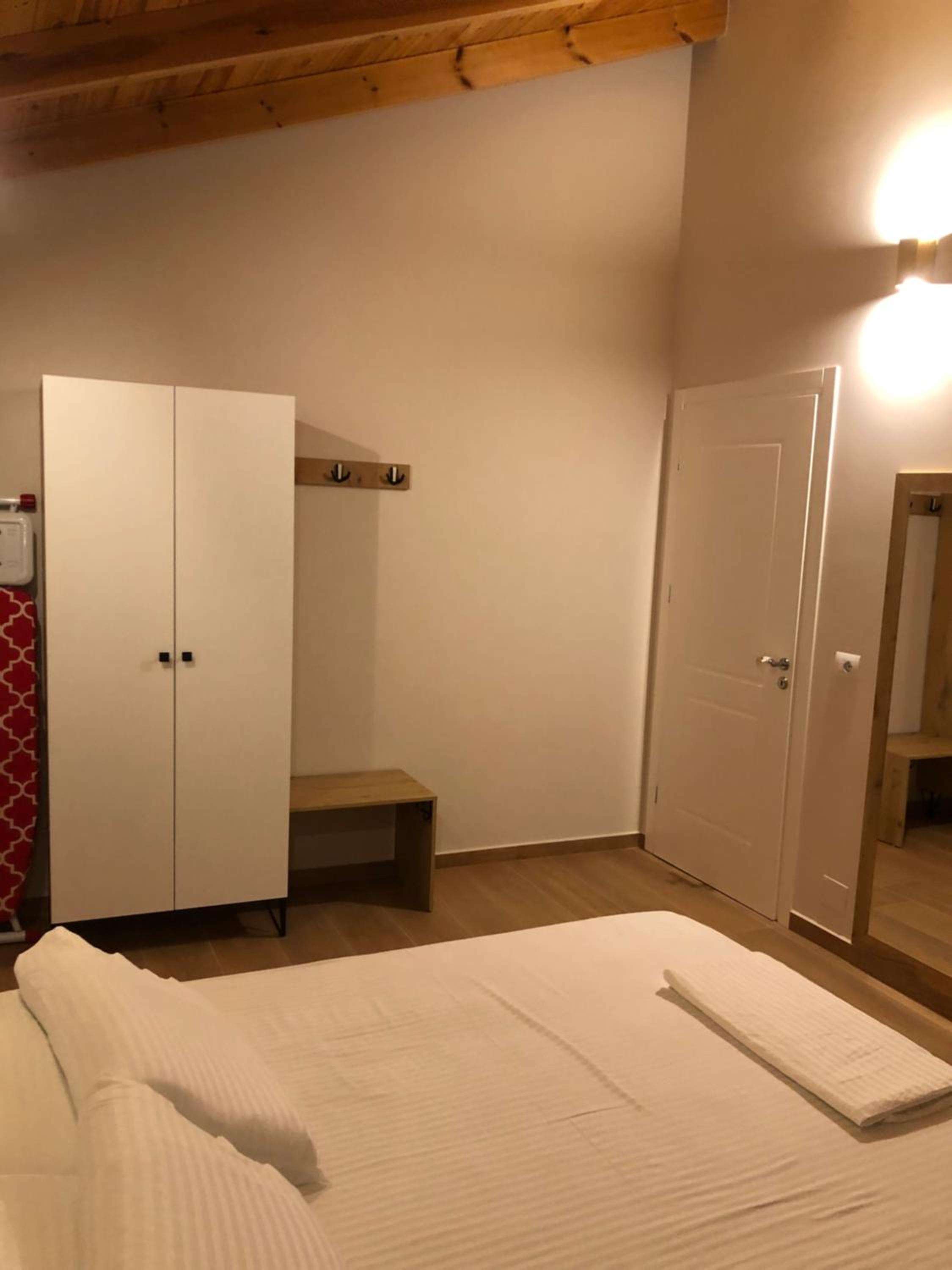 Amazing familiar apartments and rooms