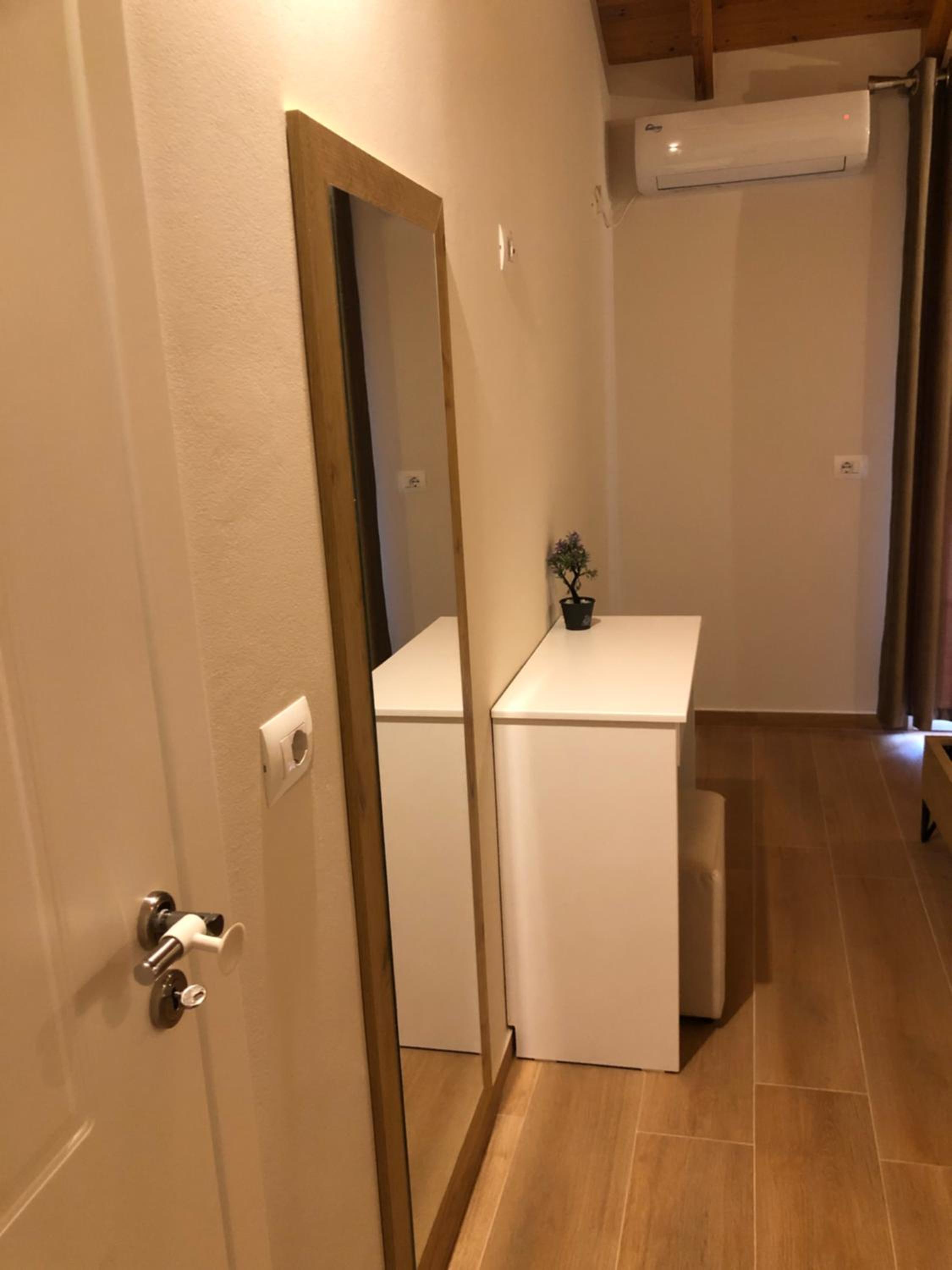 Amazing familiar apartments and rooms