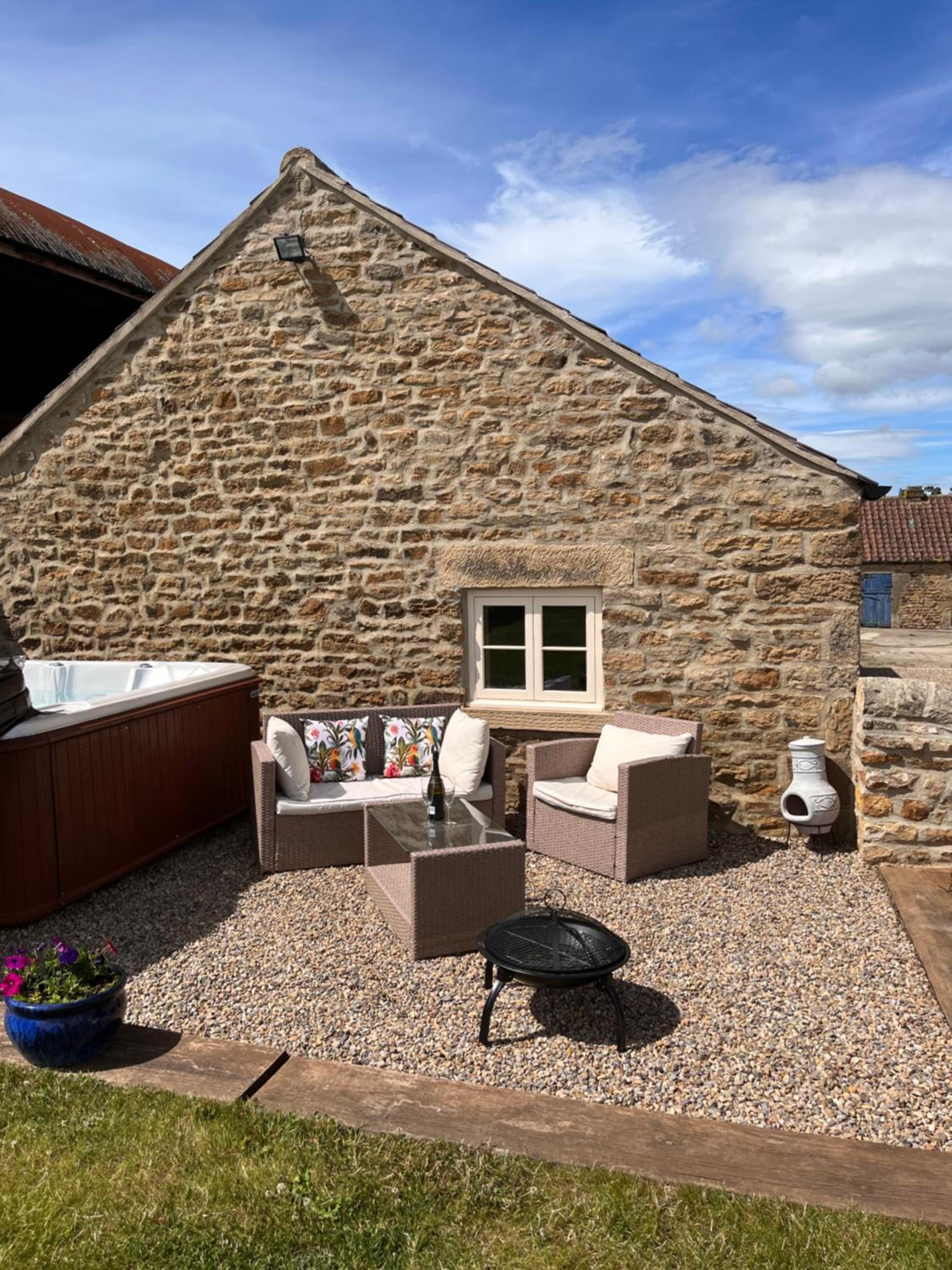 Barford barn holiday cottage view 3