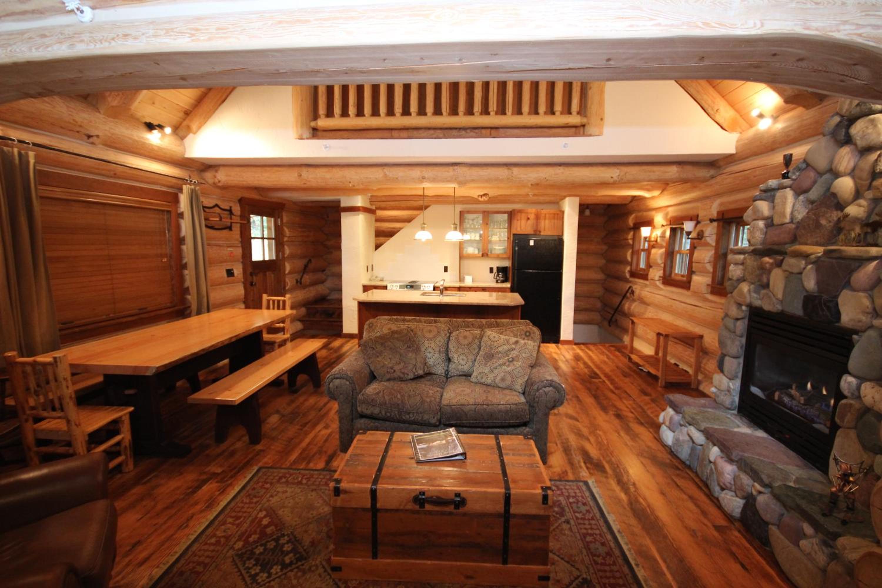 Snow Creek Cabins by Fernie Lodging Co