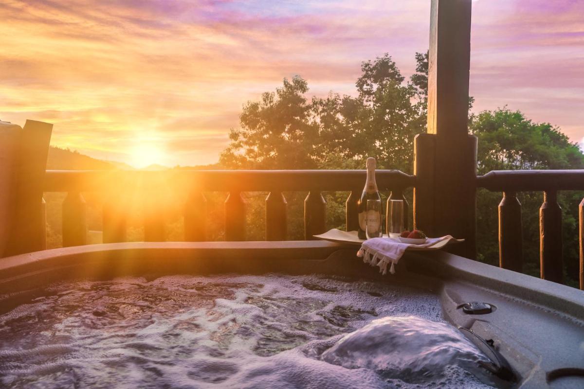 Bear Time Cabin - Scenic Mountain View, Firepit, Hot Tub, Theater, 4BR 3BA Sleeps 14 view 2