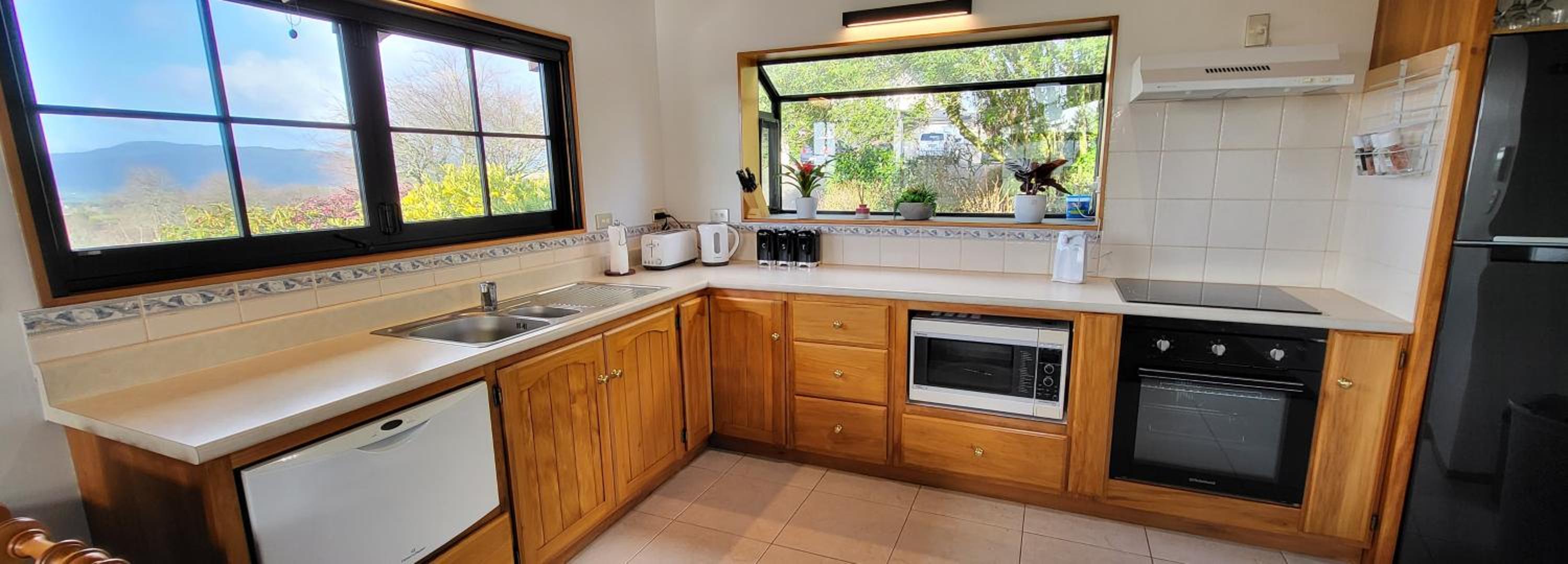 Hamurana Home with a View view 5