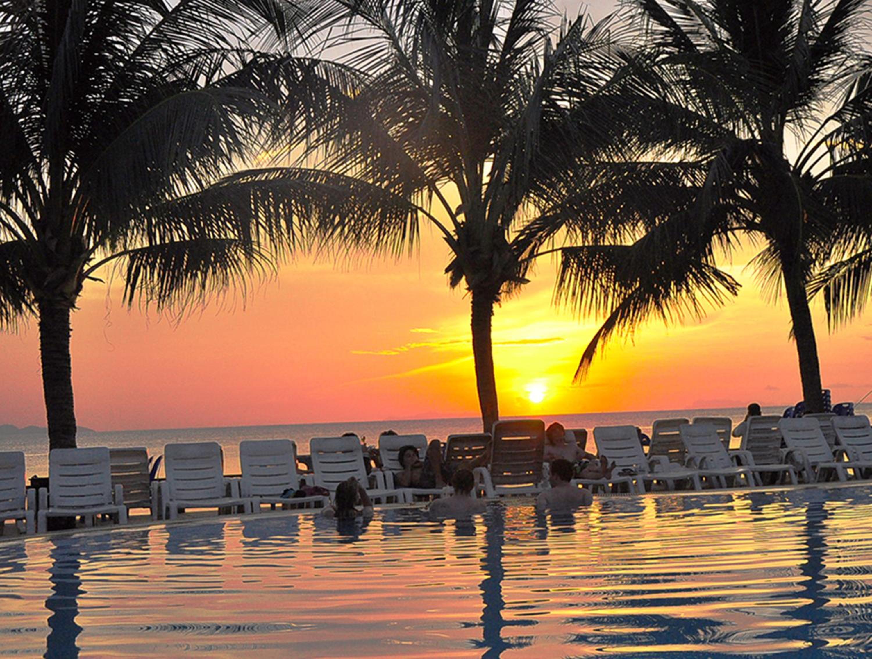 Coral Resort & Bungalows