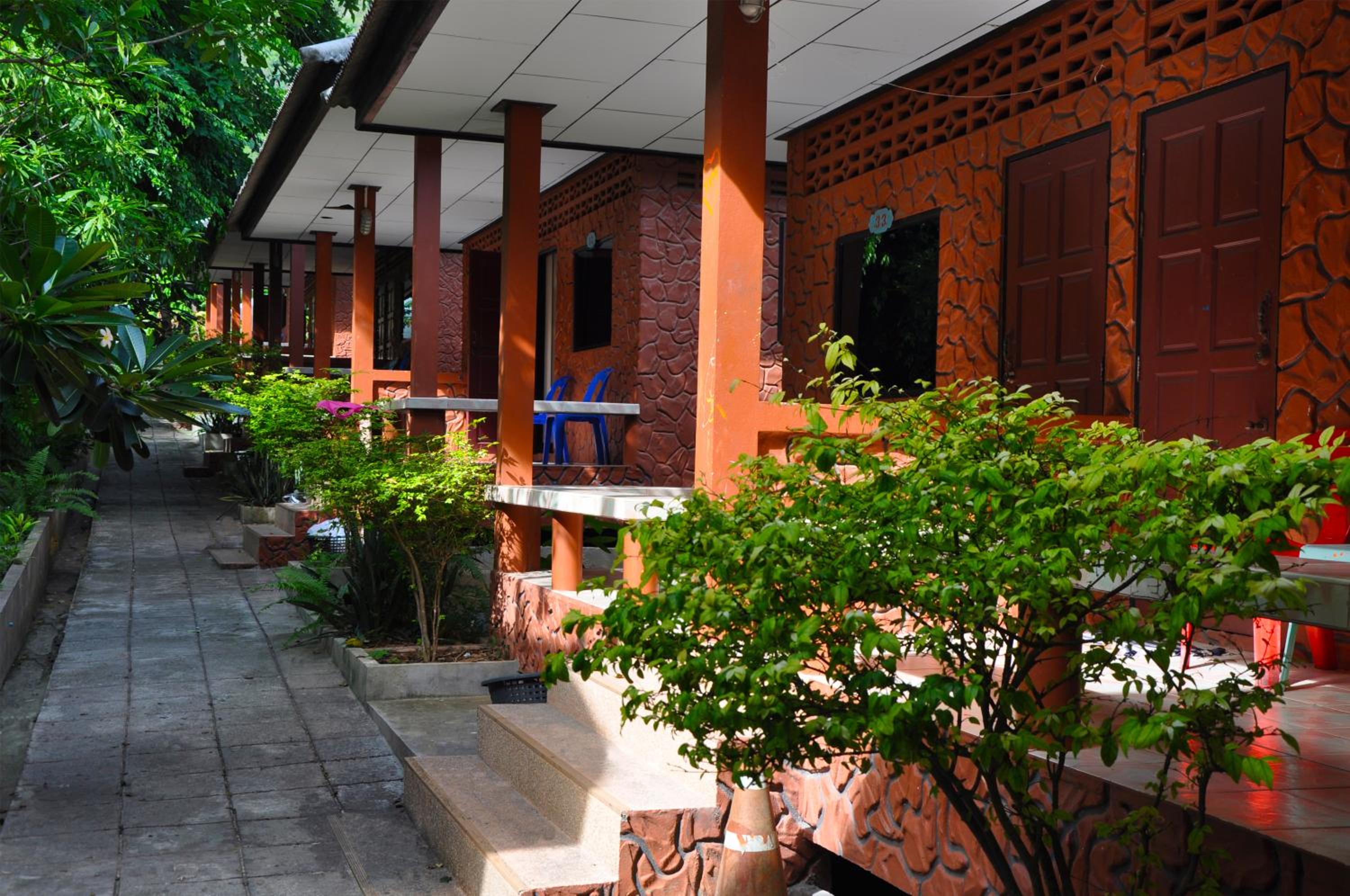 Coral Resort & Bungalows