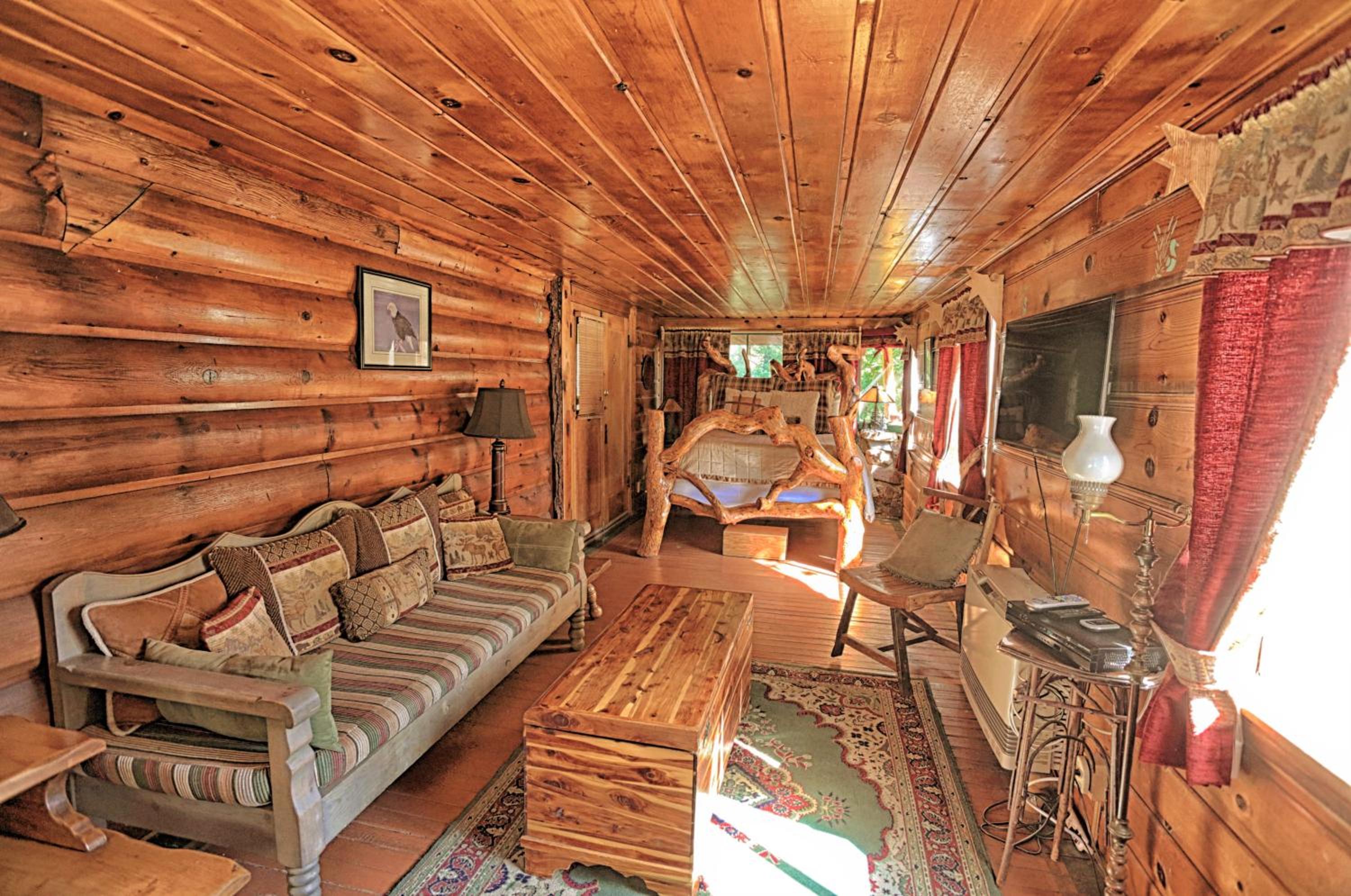 Gold Mountain Manor