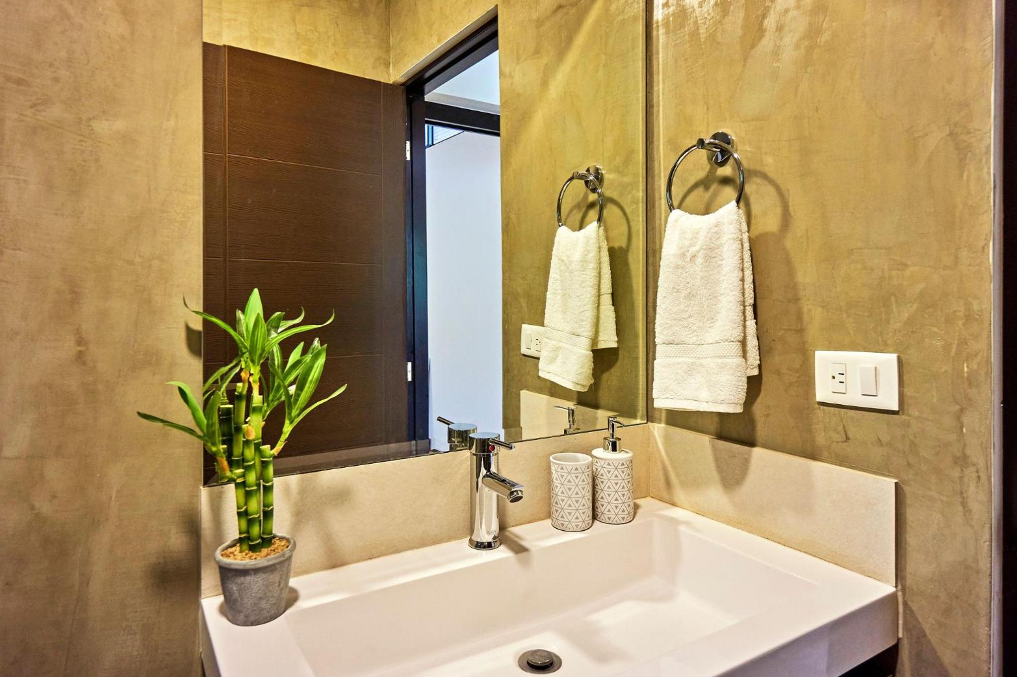 CWAVE APARTMENTS