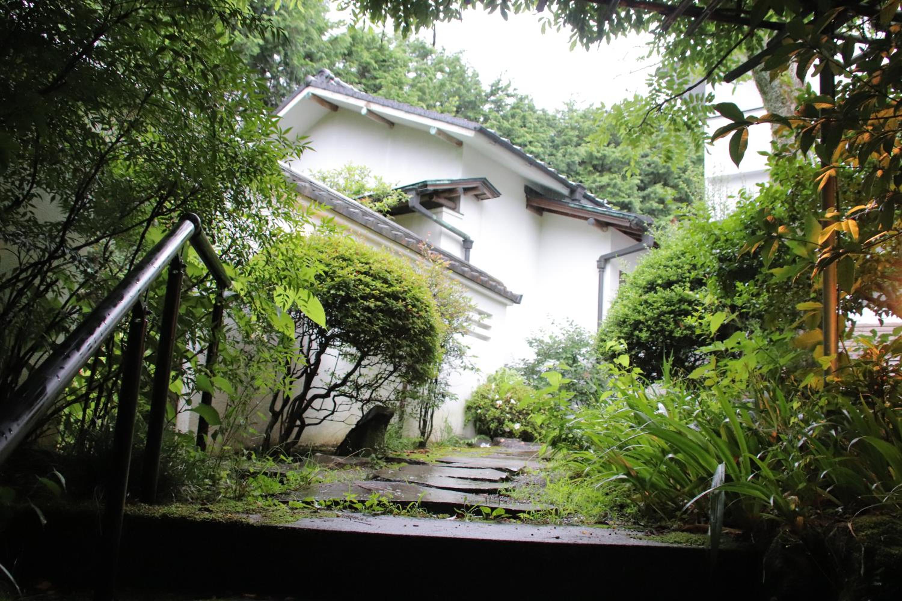 Hotel Historic Japanese Rooms With Open-air Hot Springs
