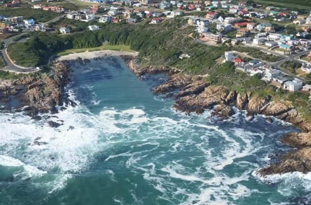 Casa Balena - The Seafront Whale House Experience