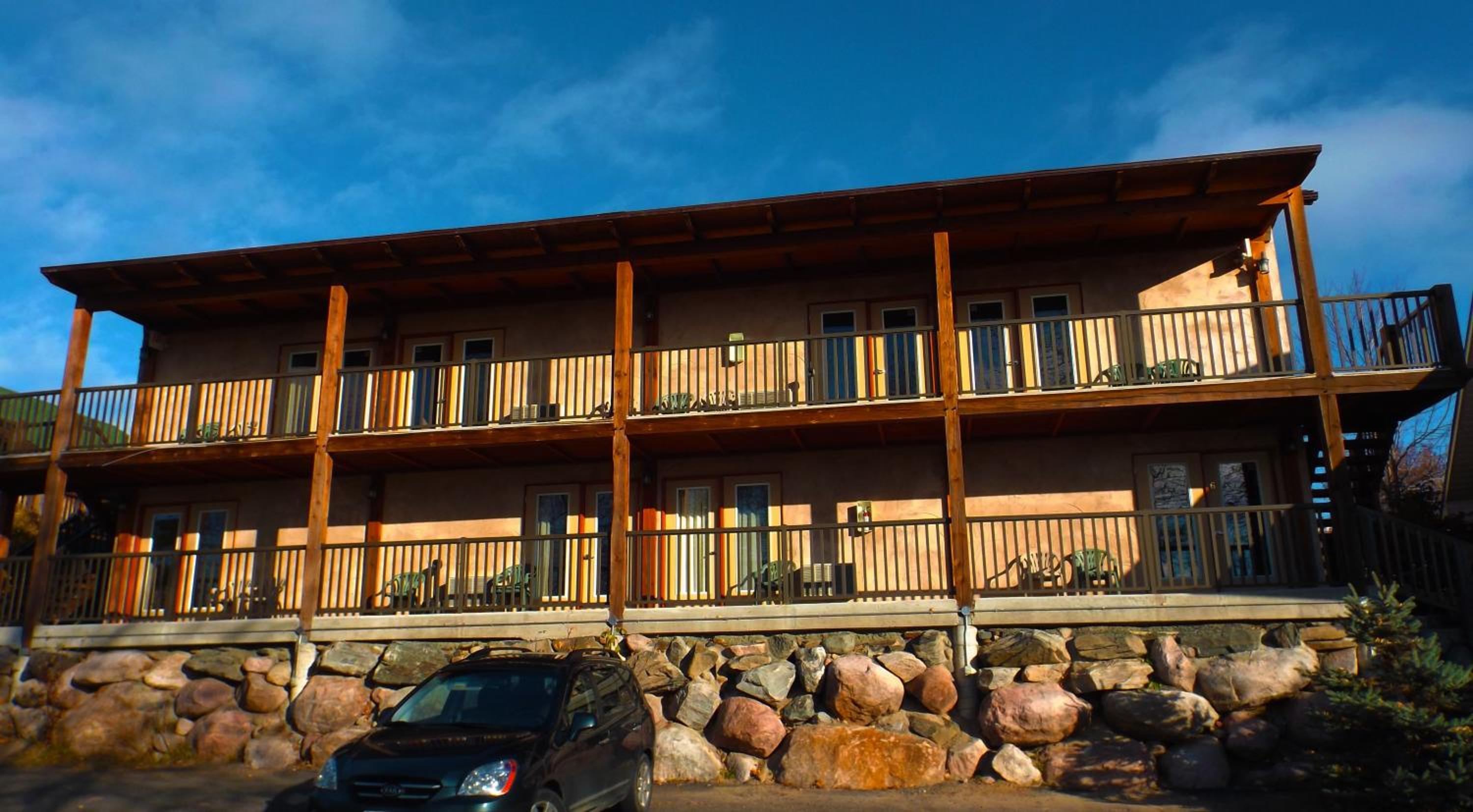 Timberland Inn