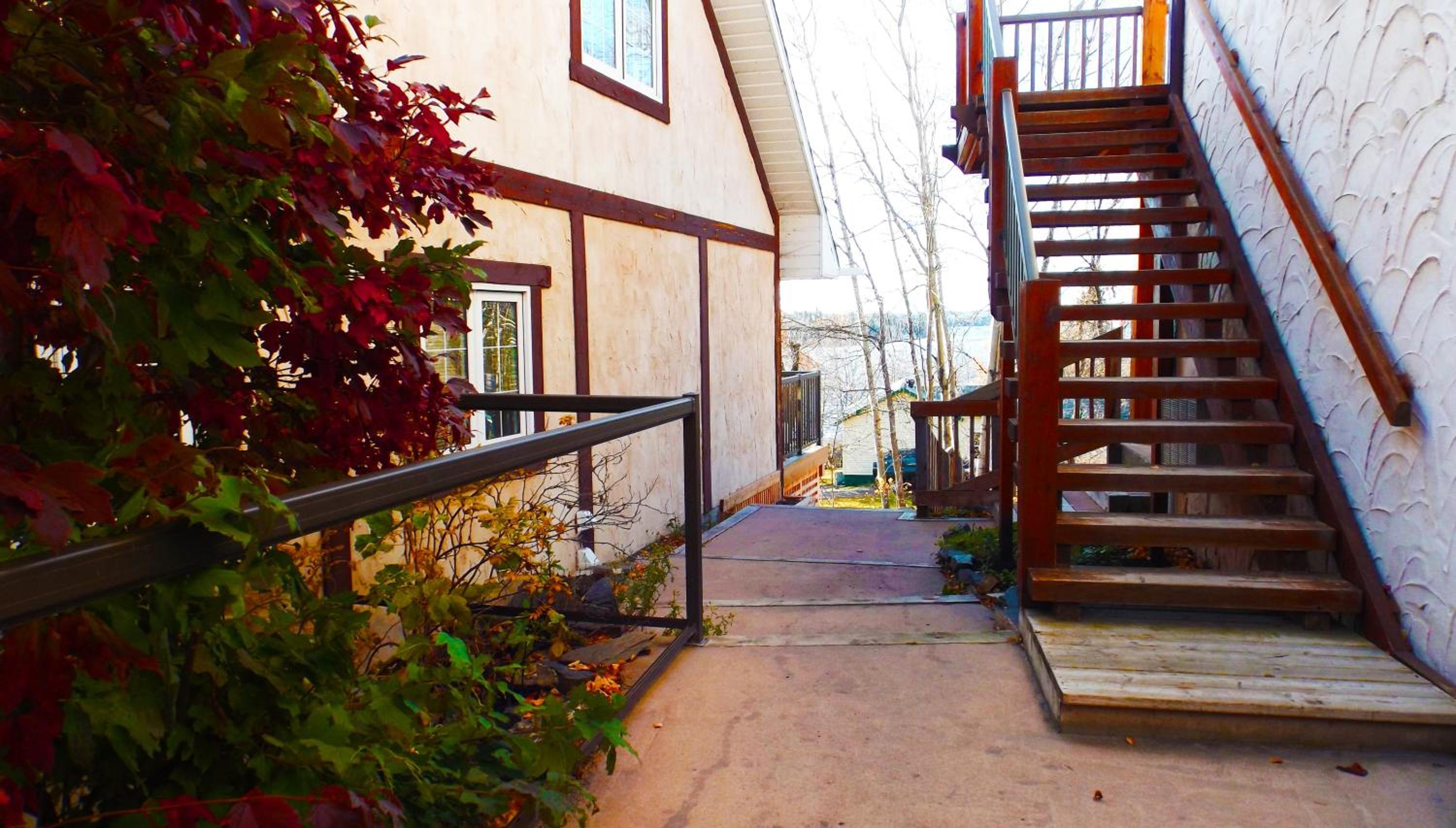 Timberland Inn