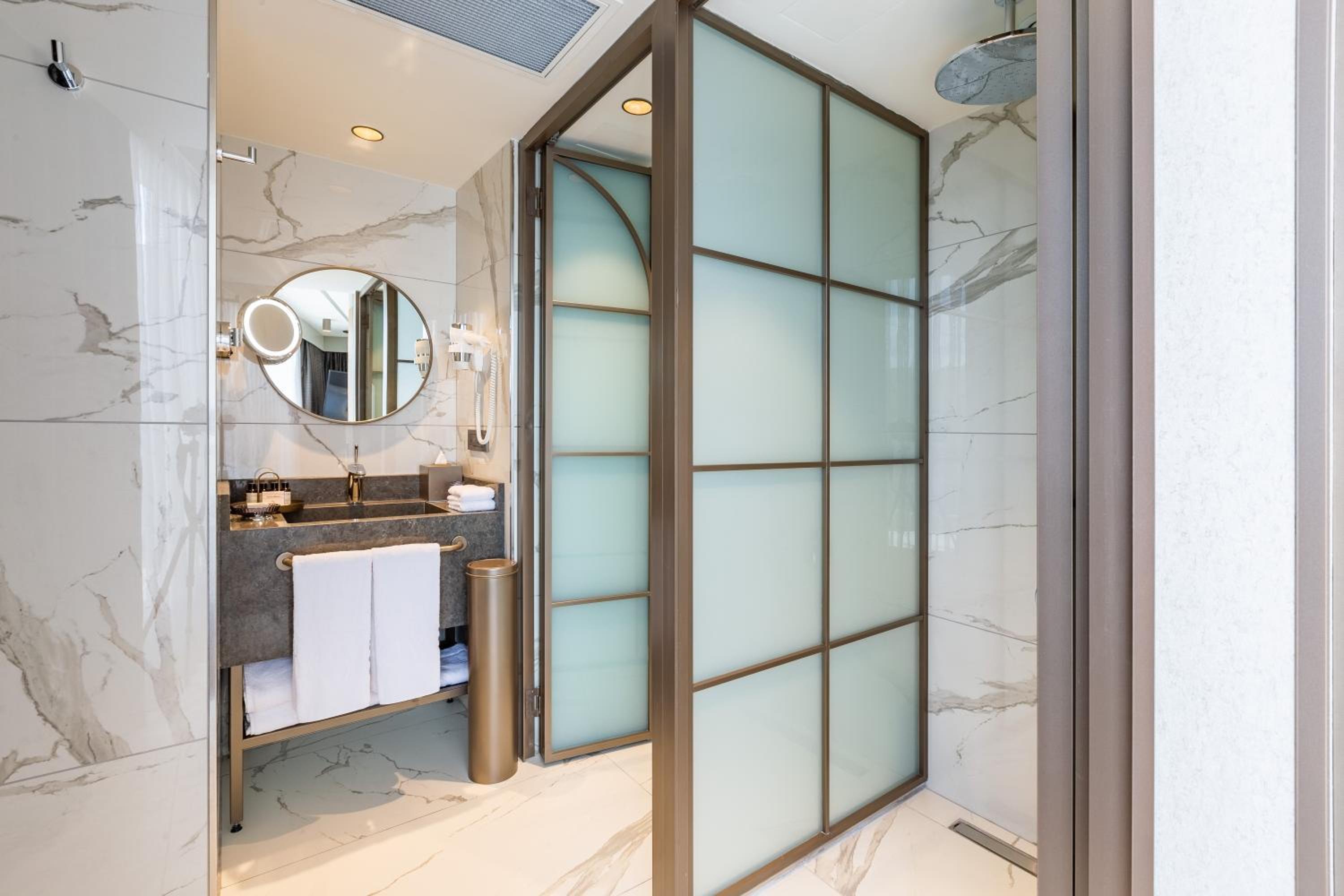 Stayso The House Otel - Image 48