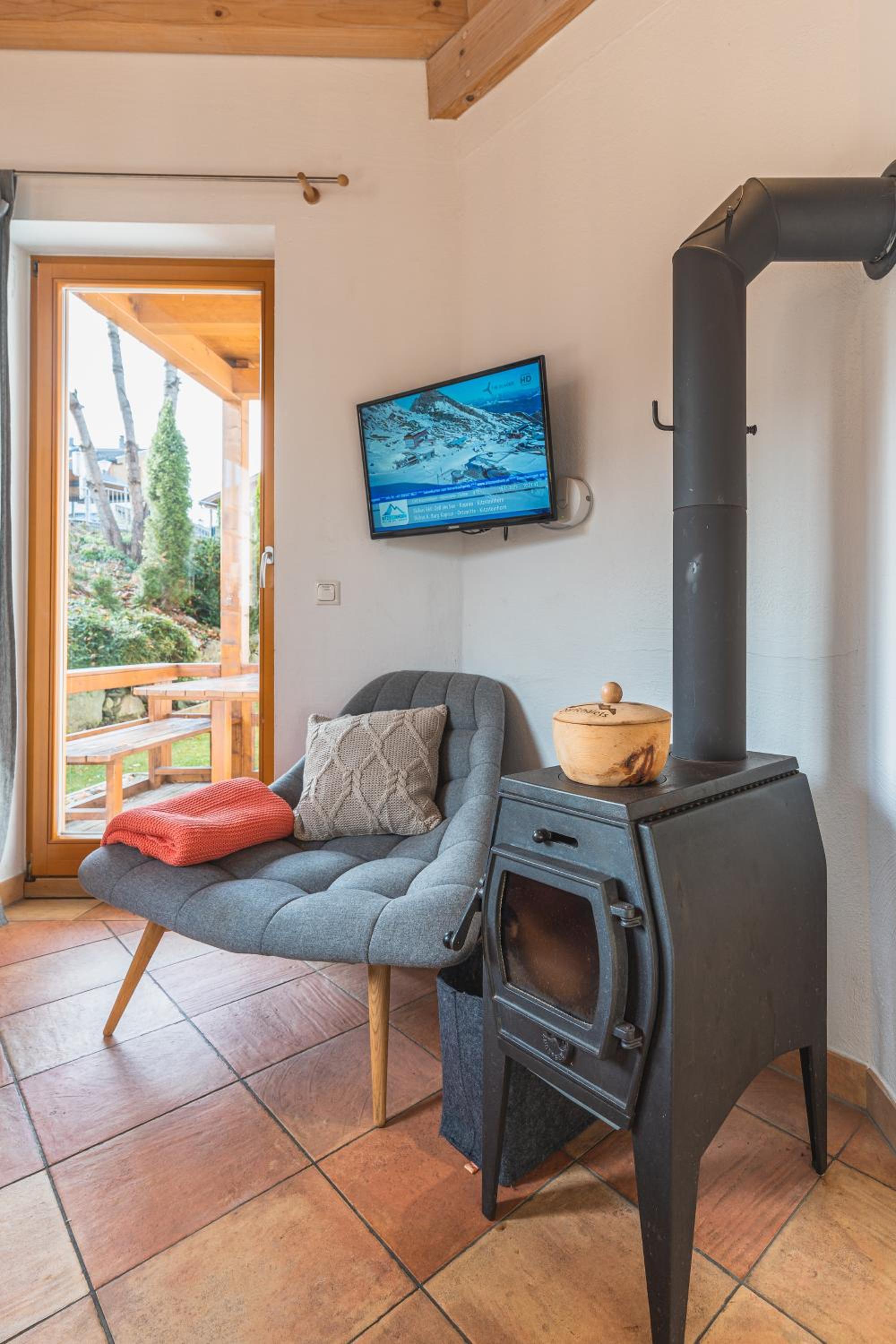 Dorfchalets & Apartments - in Kaprun centre including FREE entry Tauern Spa and Summer Card
