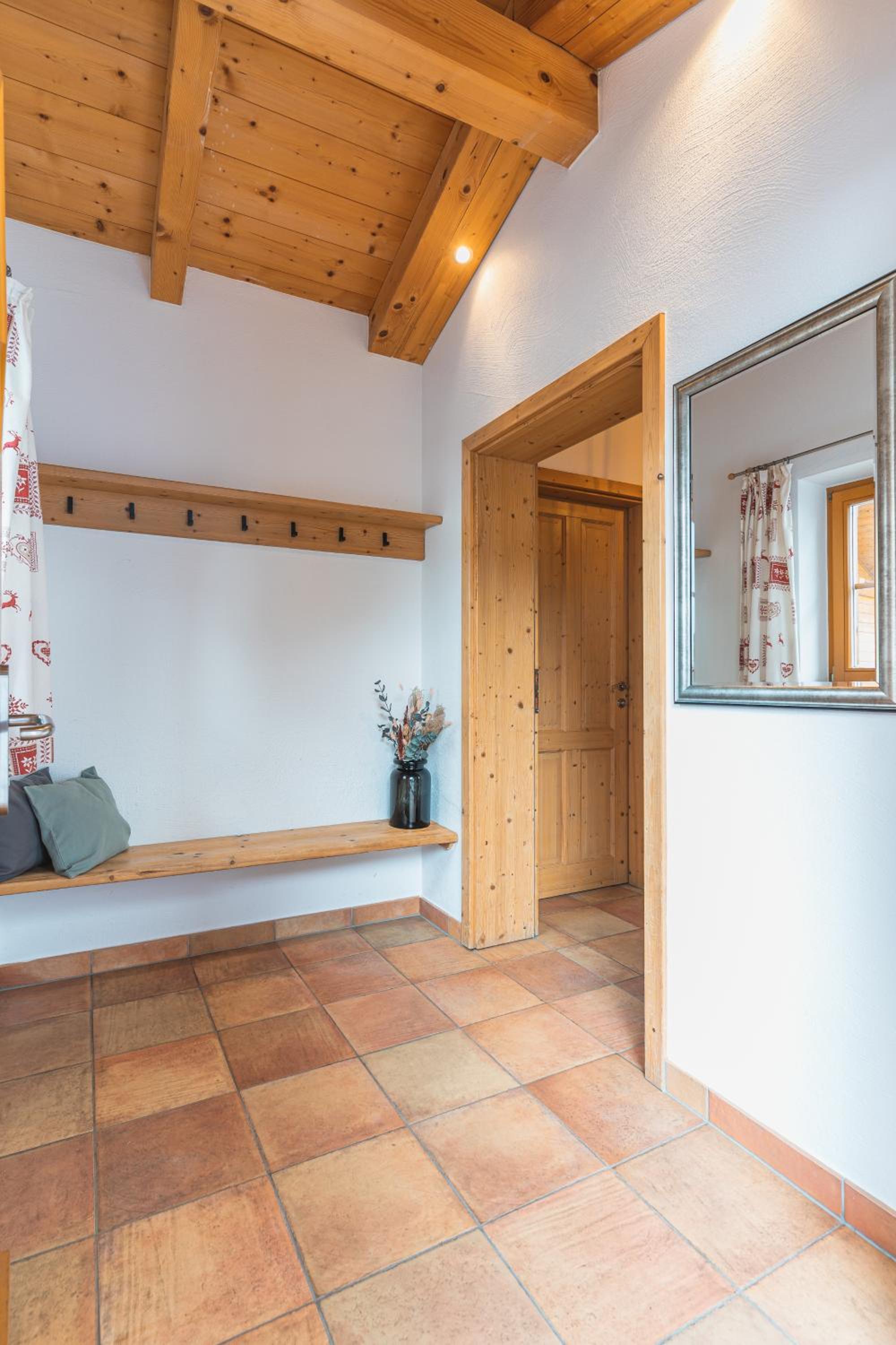 Dorfchalets & Apartments - in Kaprun centre including FREE entry Tauern Spa and Summer Card