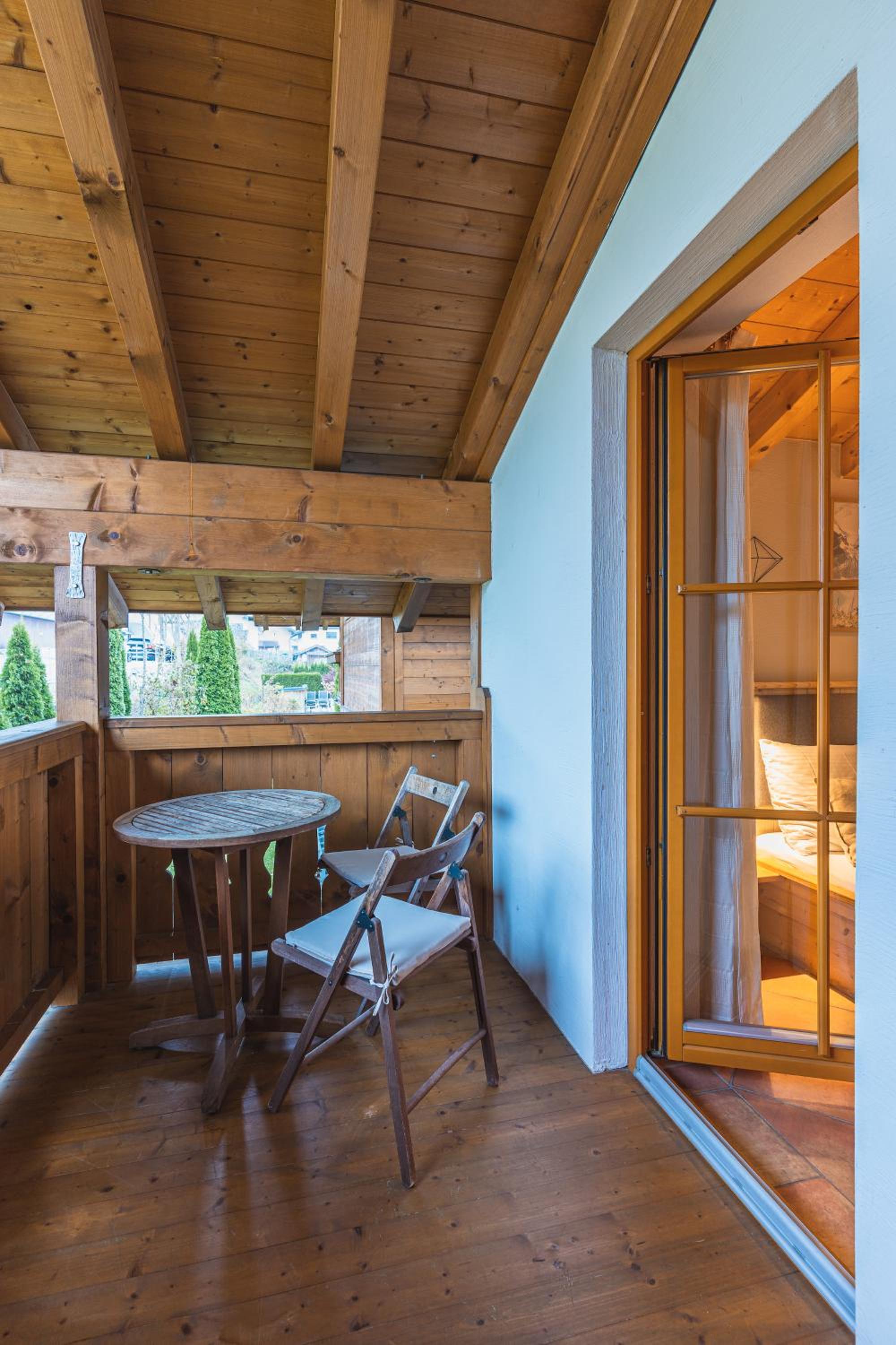 Dorfchalets & Apartments - in Kaprun centre including FREE entry Tauern Spa and Summer Card