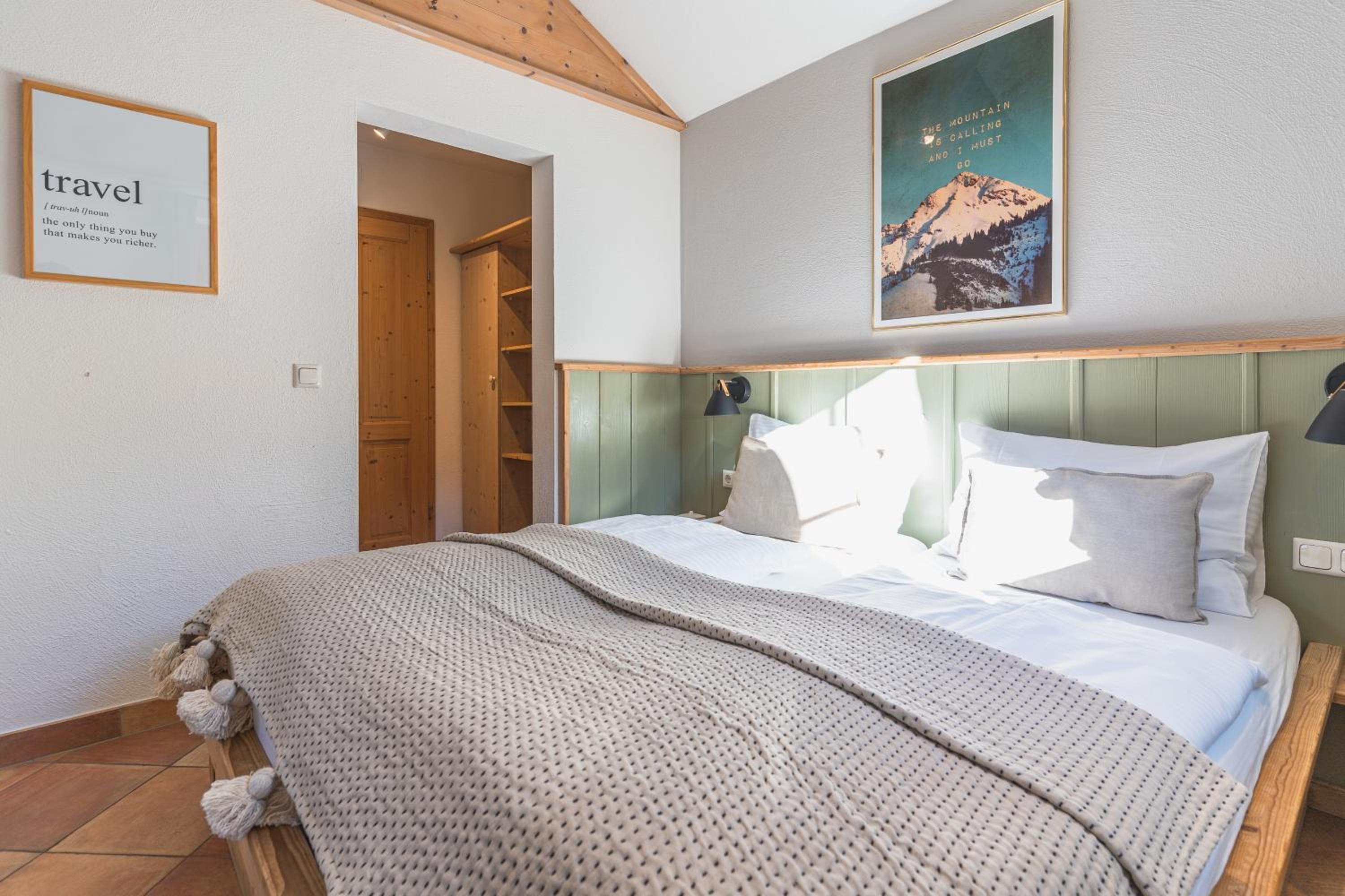 Dorfchalets & Apartments - in Kaprun centre including FREE entry Tauern Spa and Summer Card