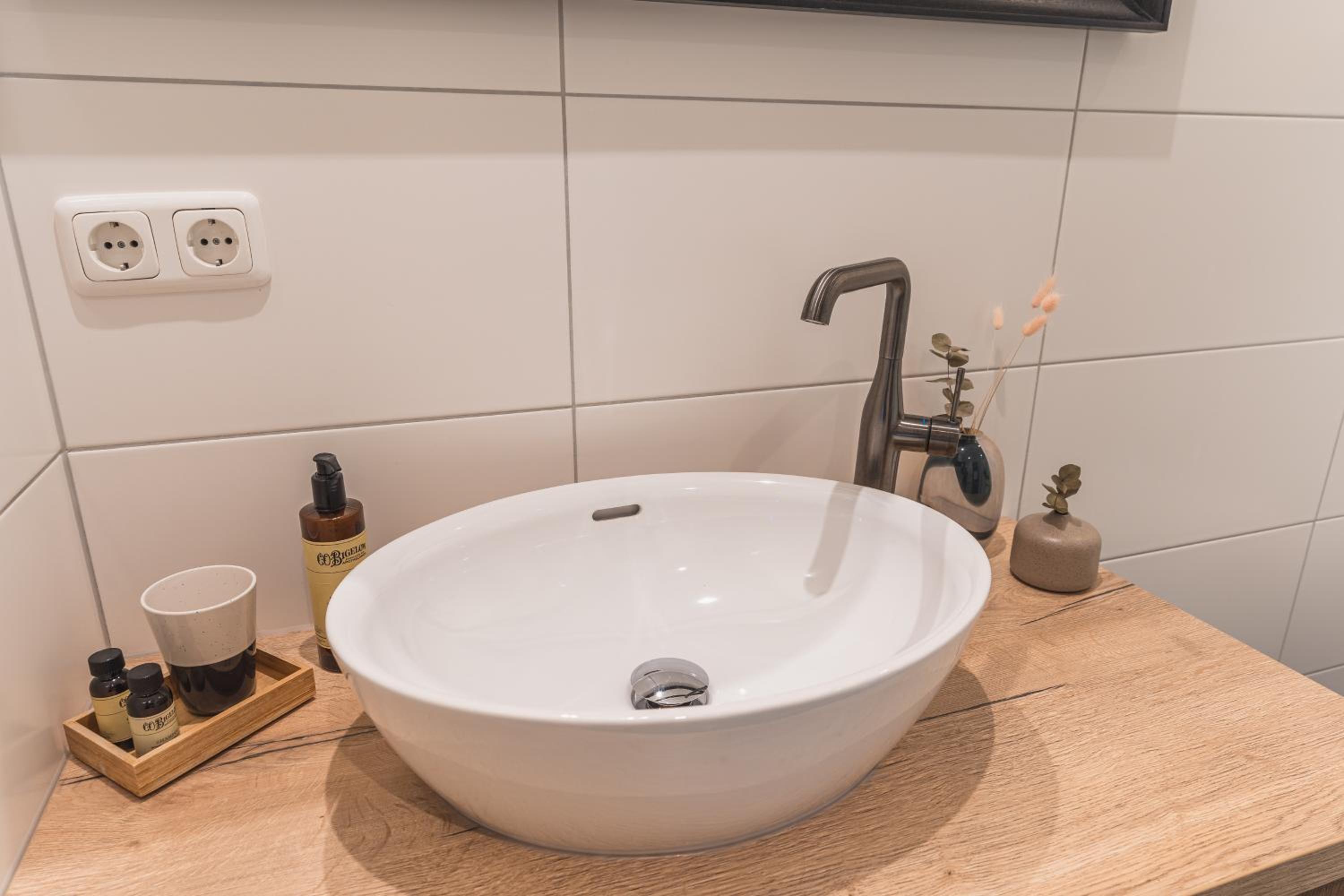 Dorfchalets & Apartments - in Kaprun centre including FREE entry Tauern Spa and Summer Card
