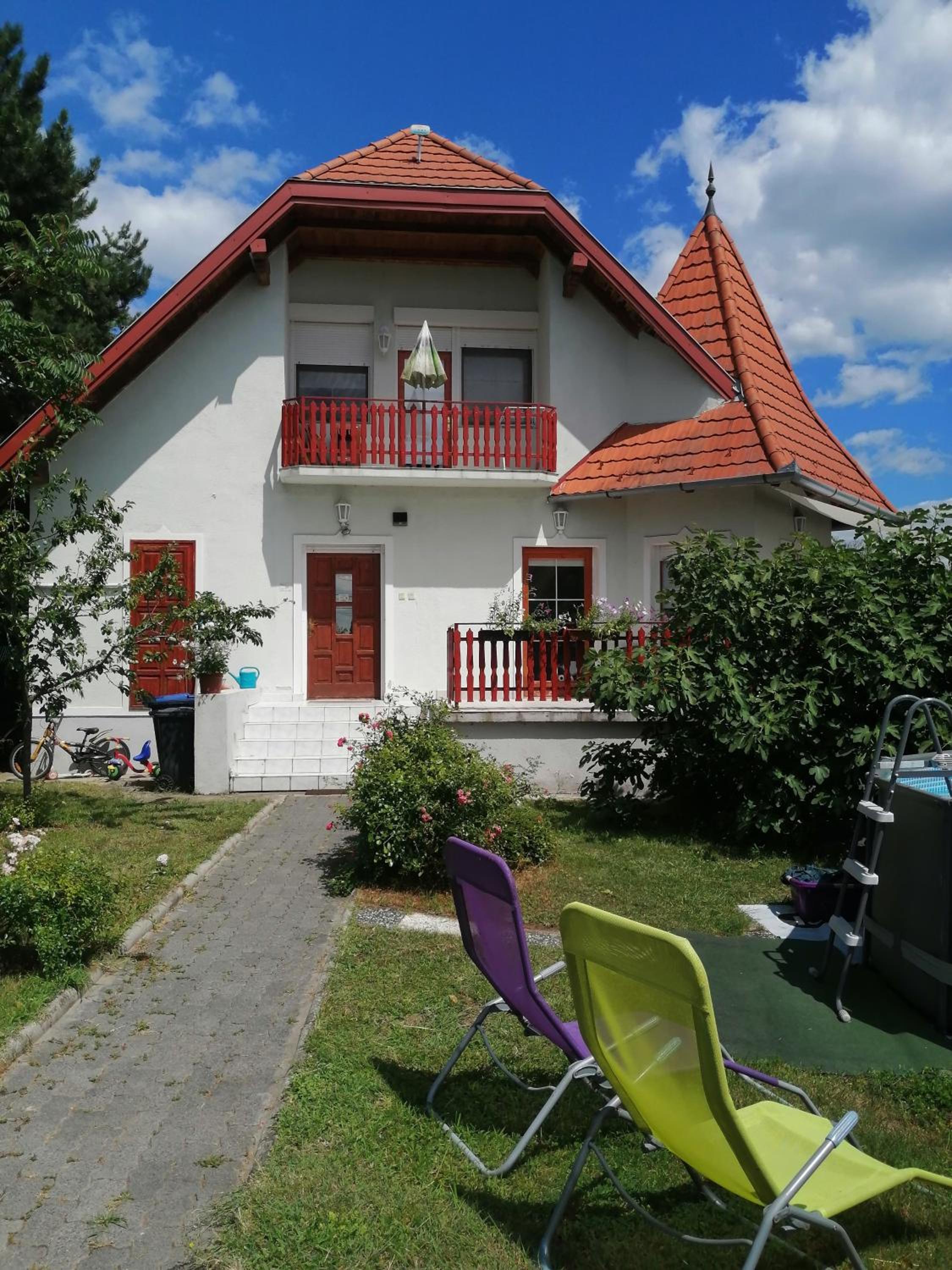 Two bedroom apartment with swimming pool view 2
