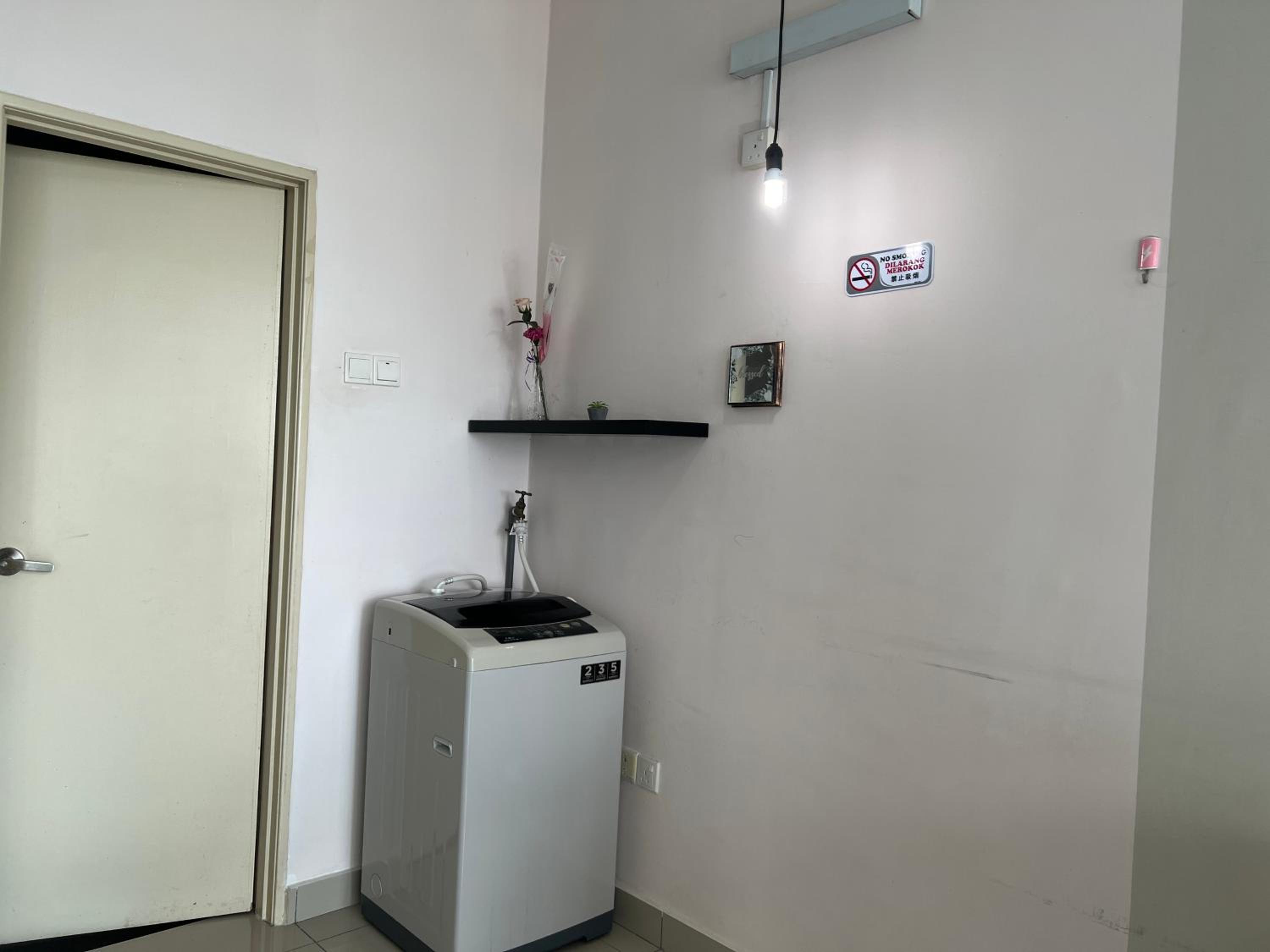19-JY Sweet Homestay Studio High Floor at PALAZIO Mount Austin