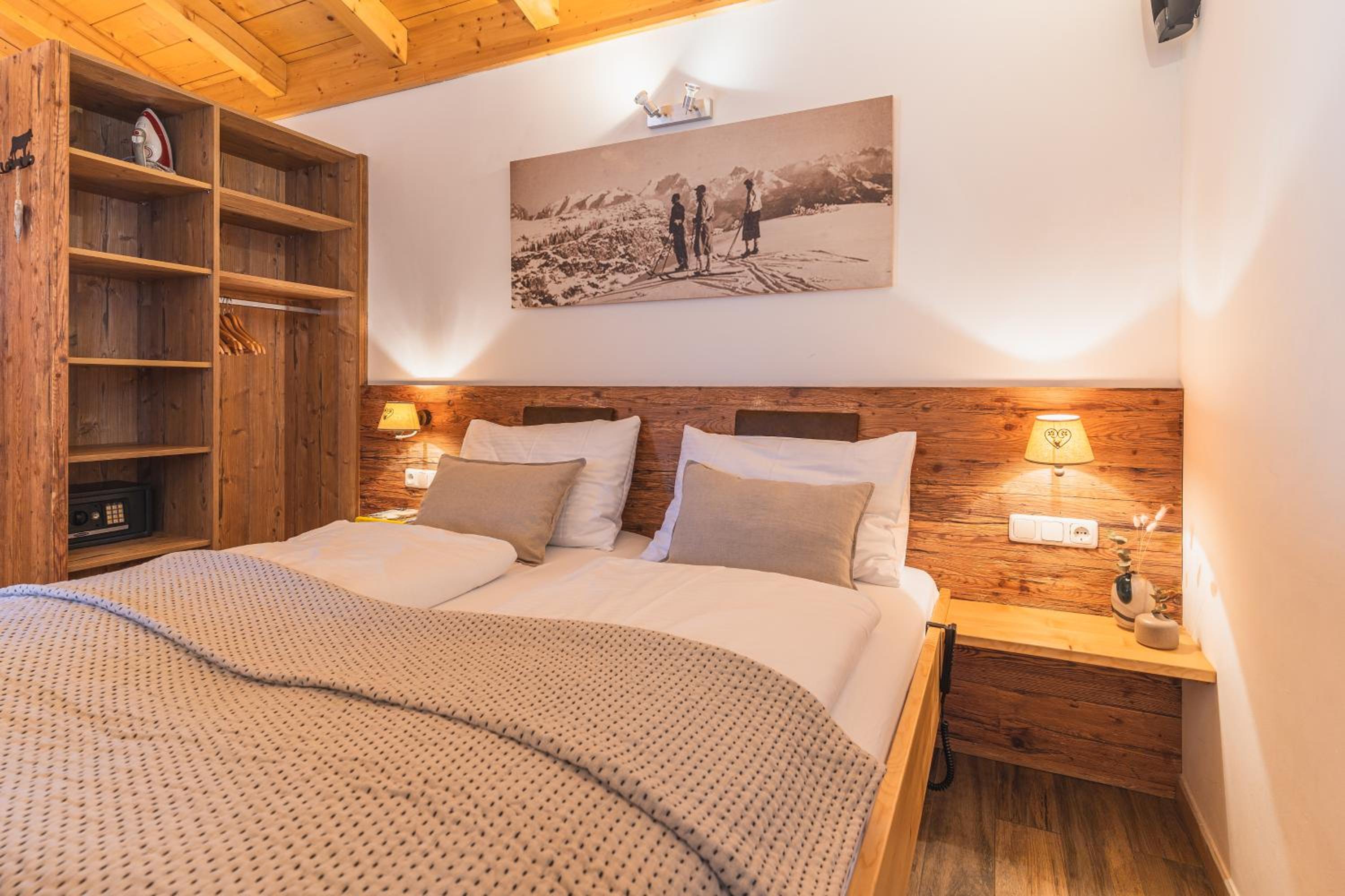 Dorfchalets & Apartments - in Kaprun centre including FREE entry Tauern Spa and Summer Card