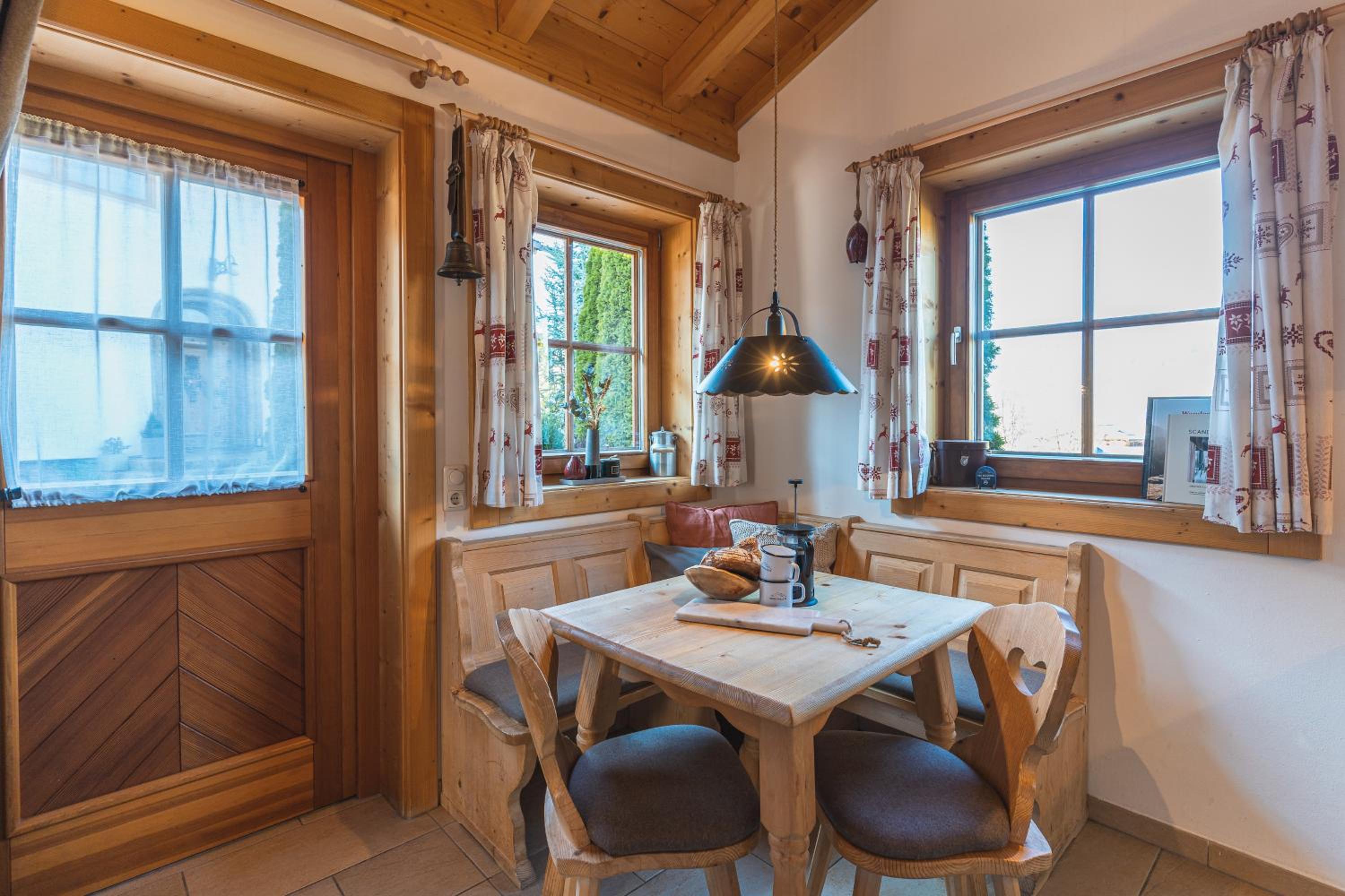 Dorfchalets & Apartments - in Kaprun centre including FREE entry Tauern Spa and Summer Card