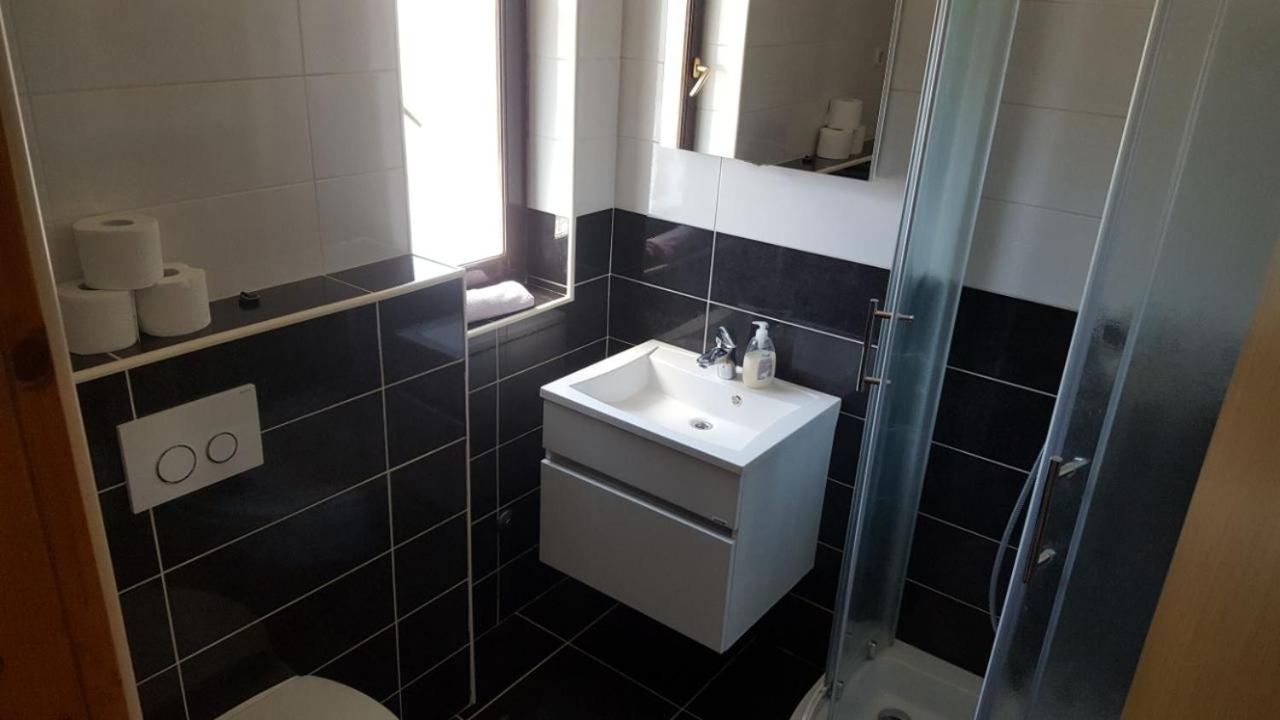 Photo 42