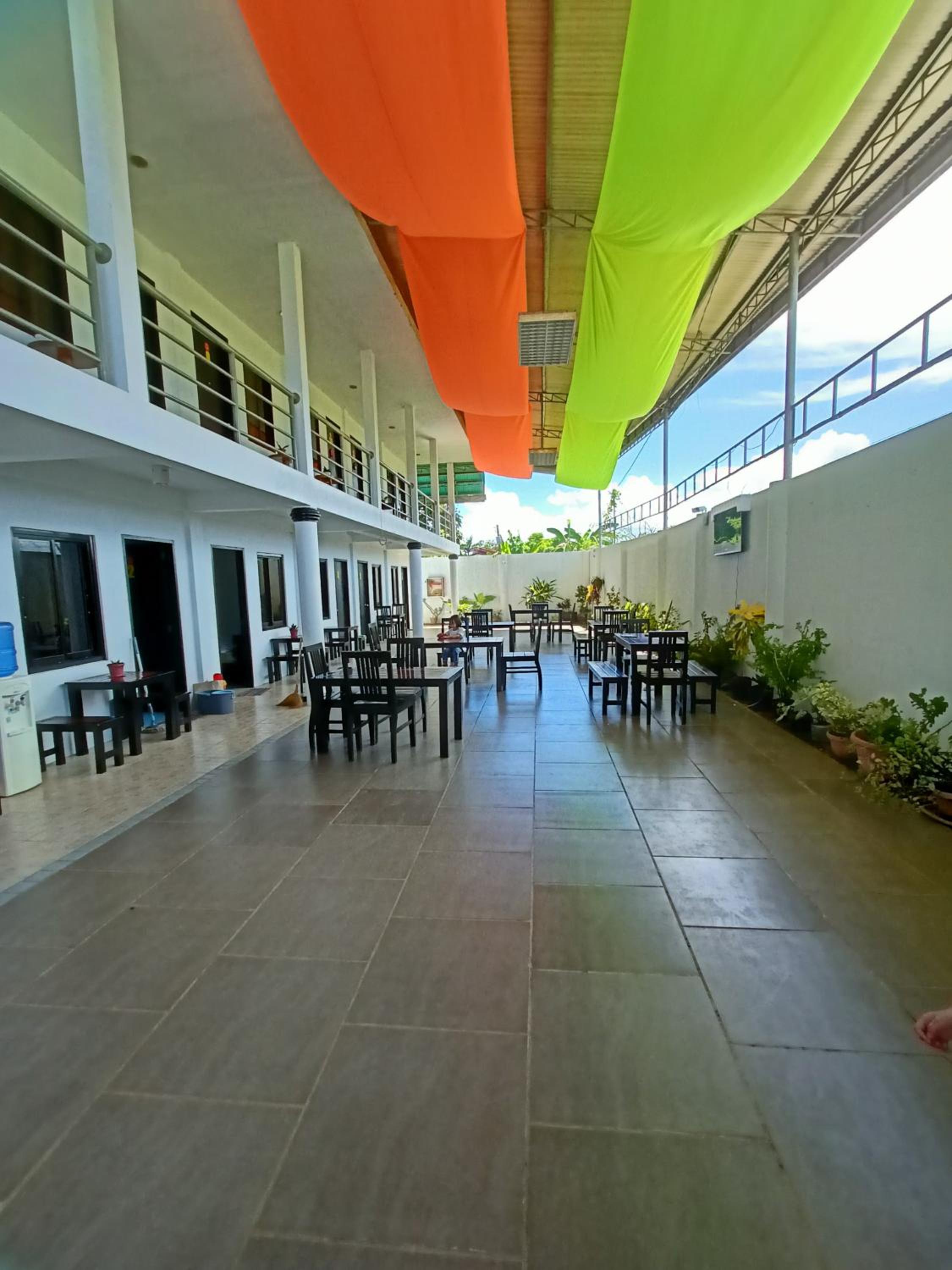 RedDoorz at Buena's Pension Palawan view 4