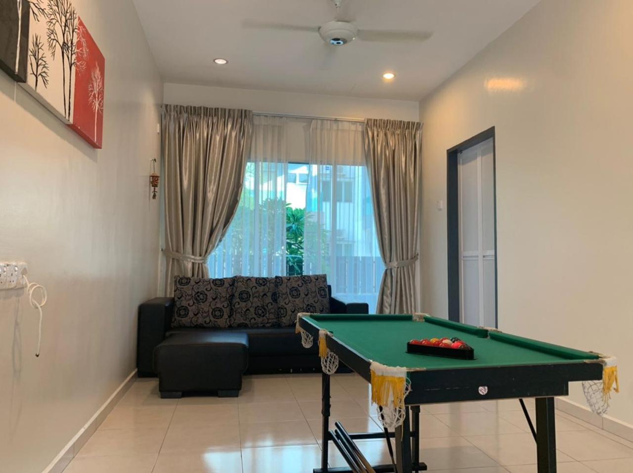 Omari - Tiara Bay Marina Island Lumut Homestay photo 5