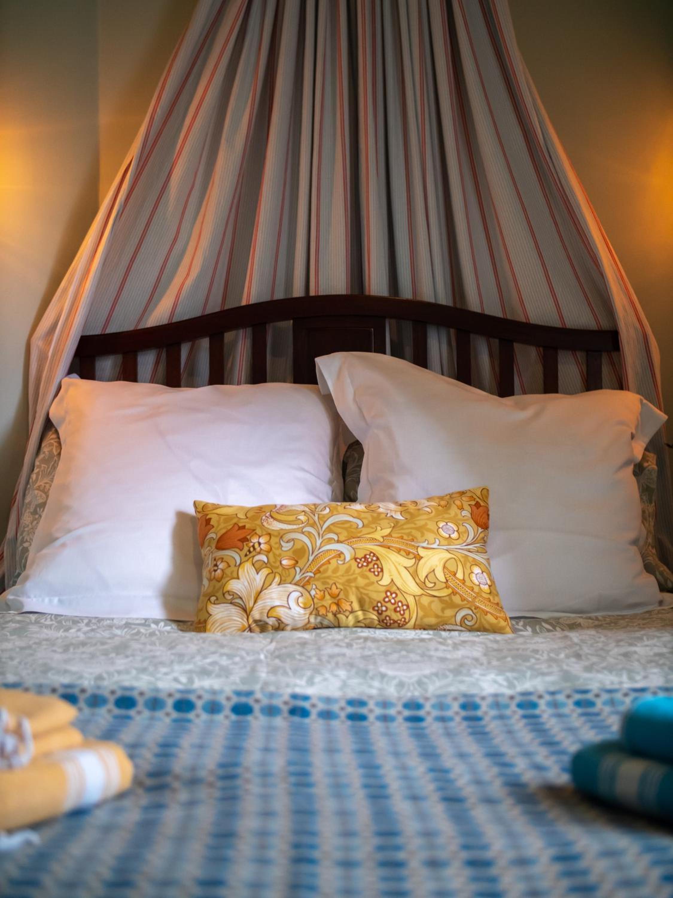 Cosy Cottage with Spa, Catering, Nature Reserve Walks, Large Garden, Free Parking - Self Checkin view 5