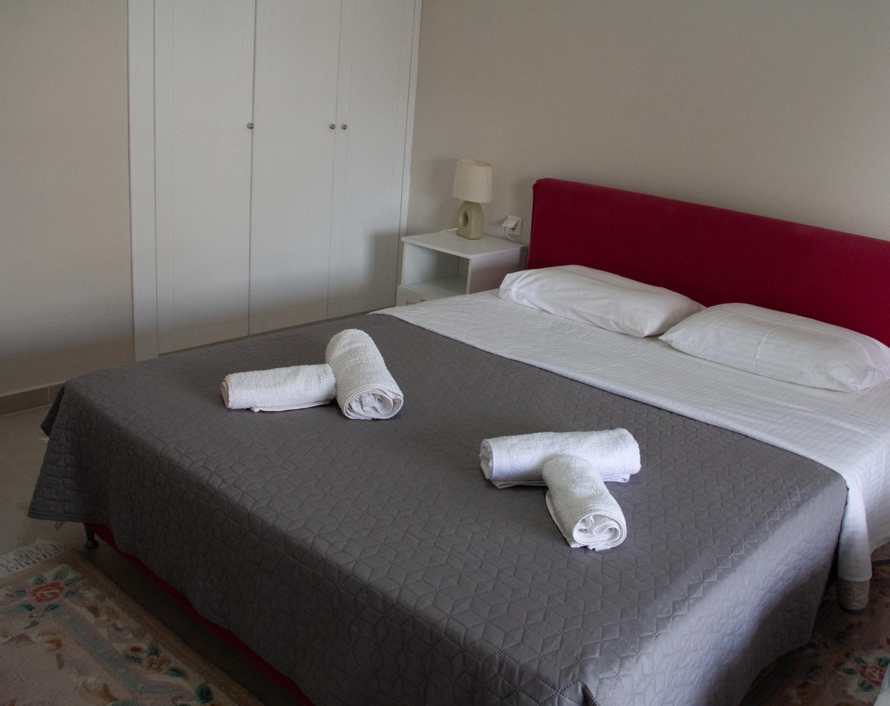 Zoe Apartments photo 2