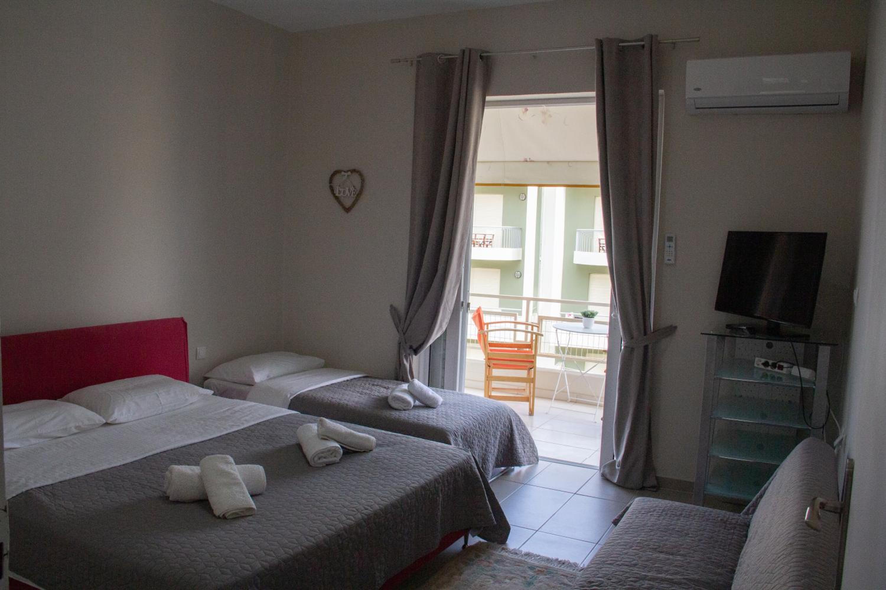 Zoe Apartments photo 4