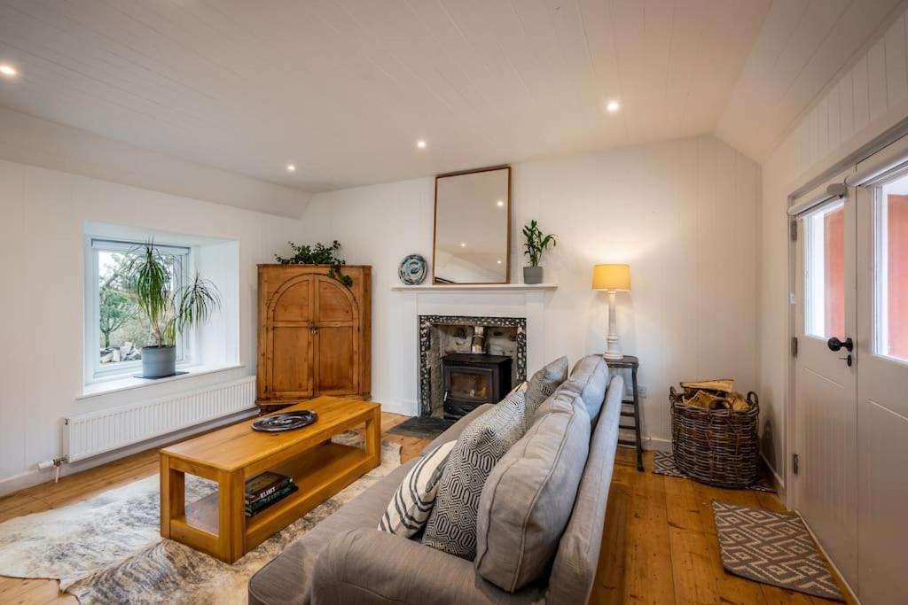 Spacious & Stylish StoneHous Cottage view 4