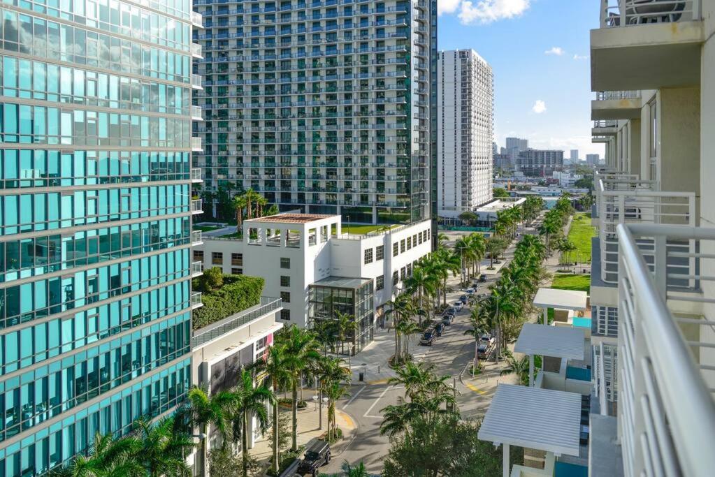 Relax Apt-With Pool At Midblock Miami
