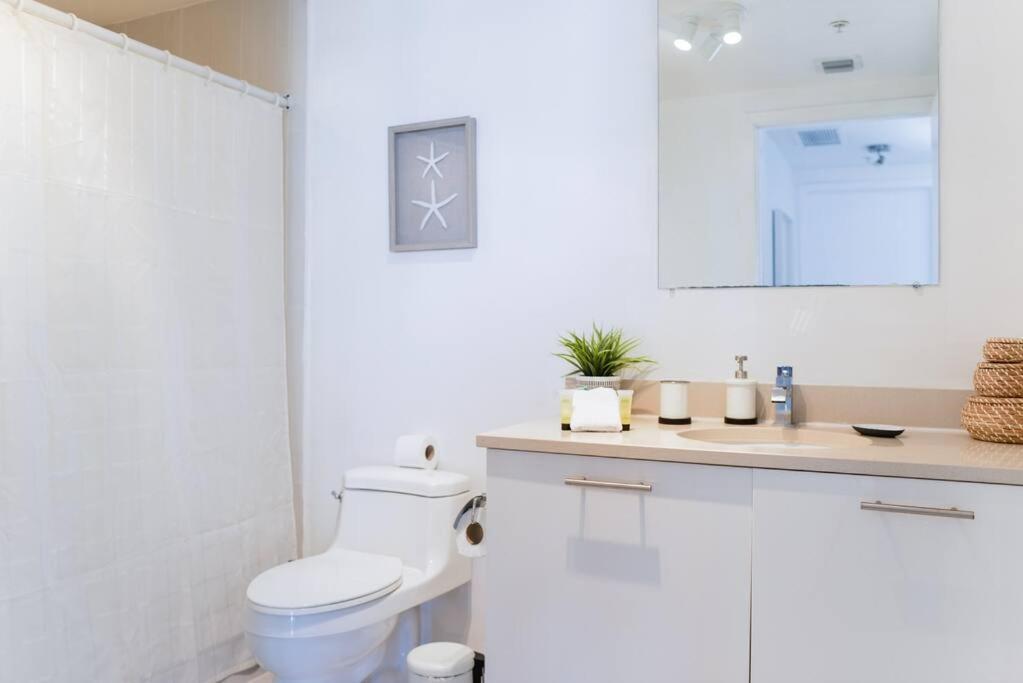 Relax Apt-With Pool At Midblock Miami