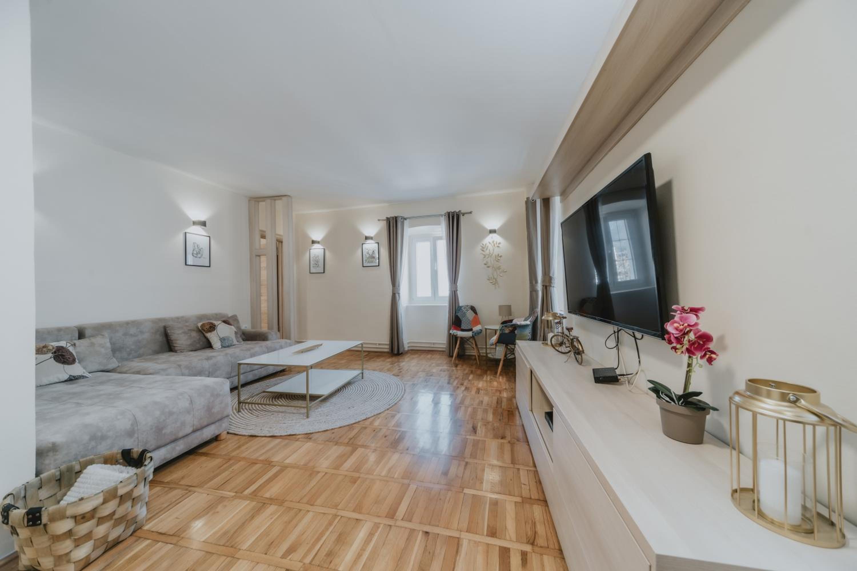 Regina apartments