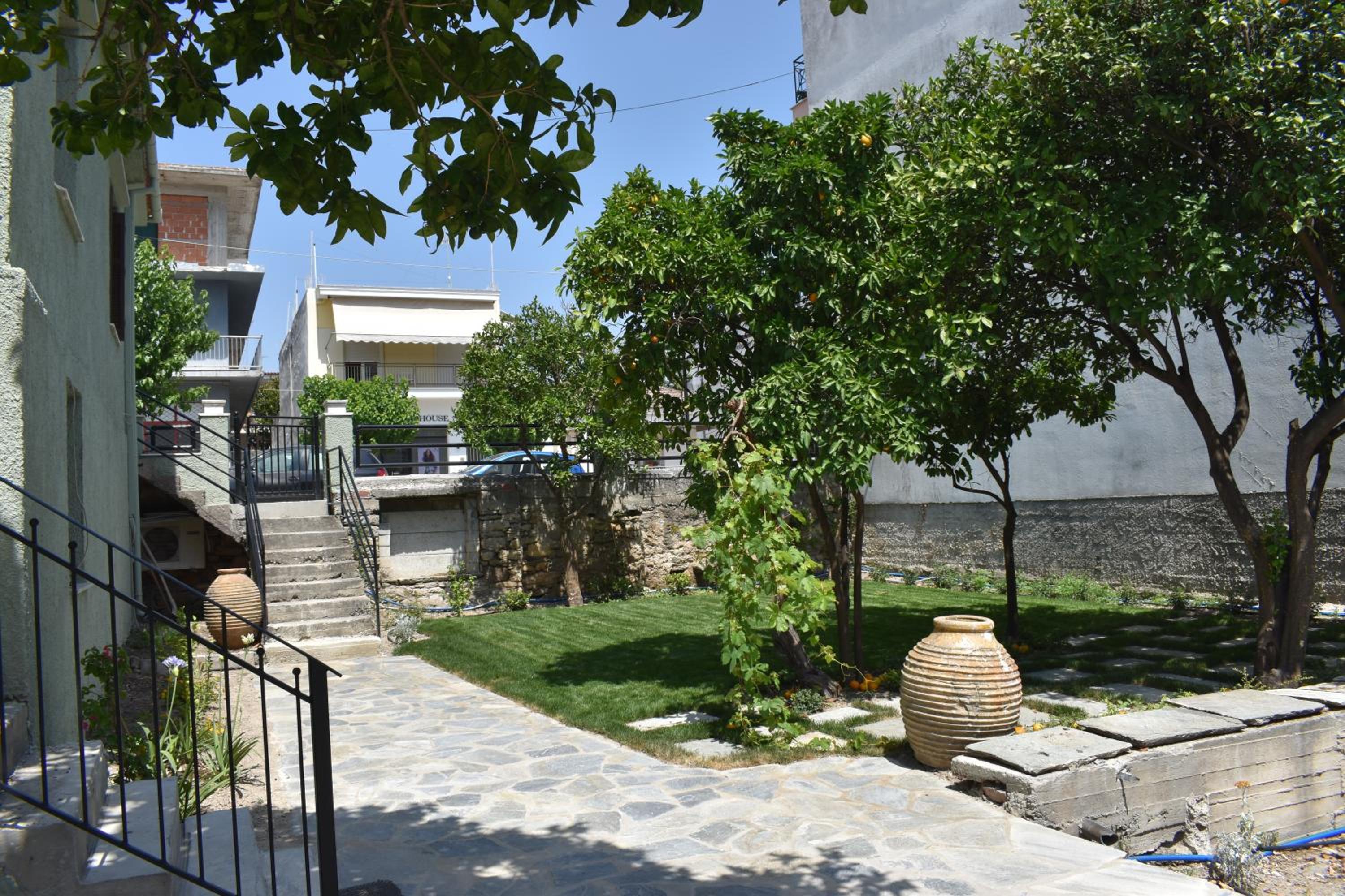 Betty's Garden House view 3