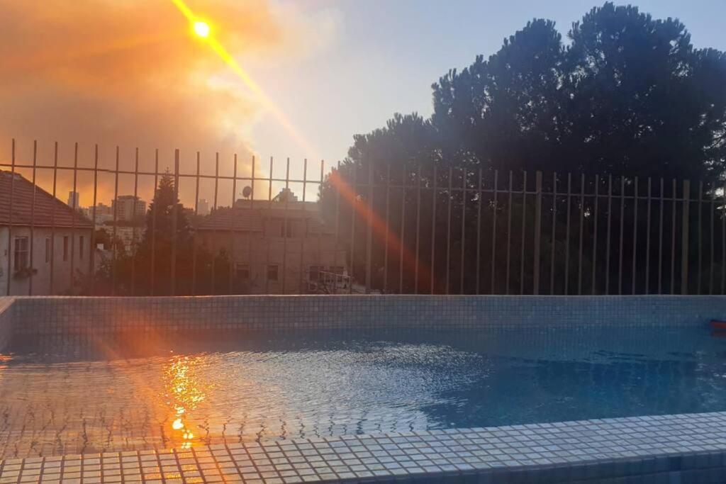 Private Swimming Pool! Studio Apartment with Private Pool
