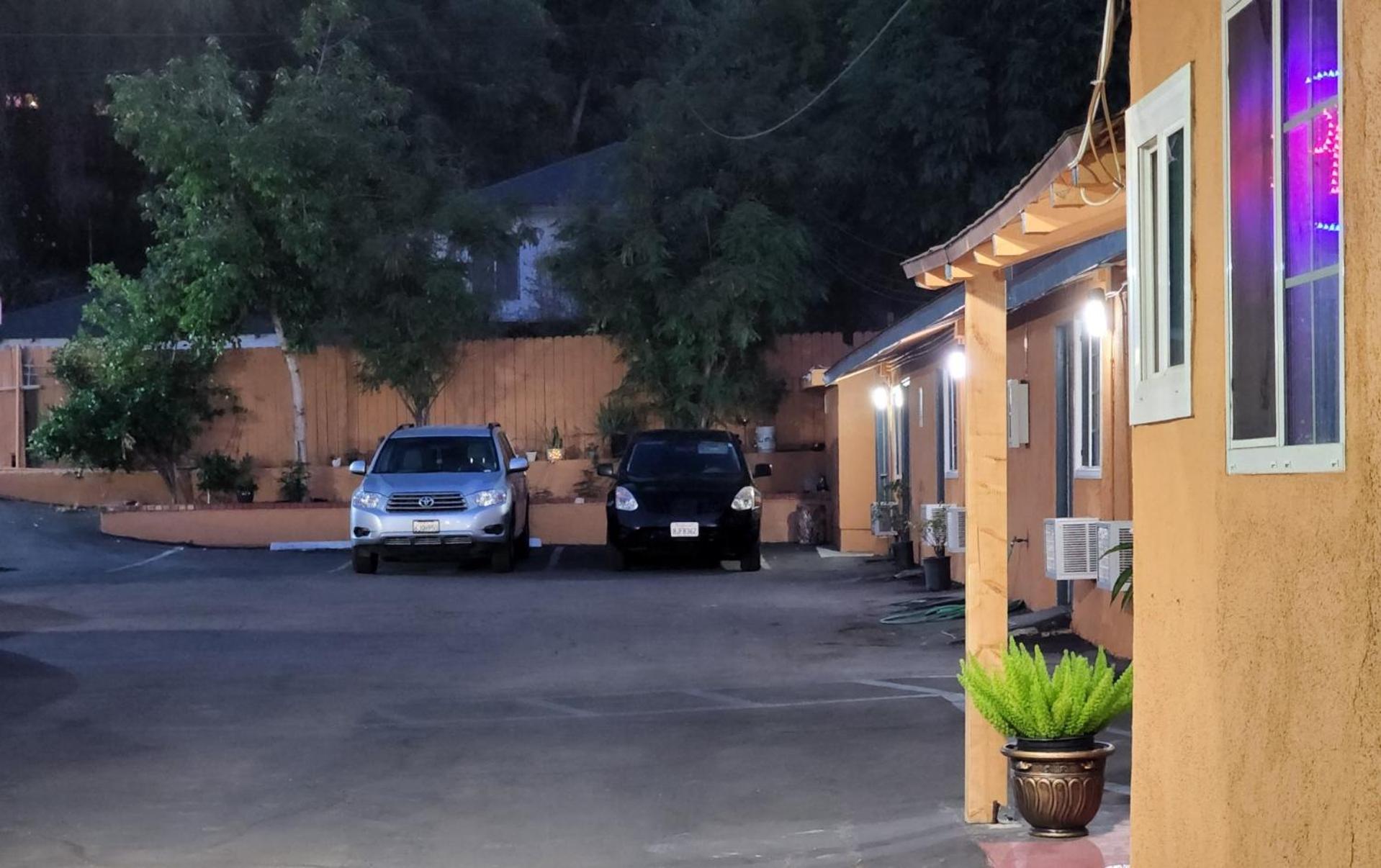 Los Angeles Vacations - DAY N NIGHT INN - Near Universal Studios Hollywood - Property Image 17