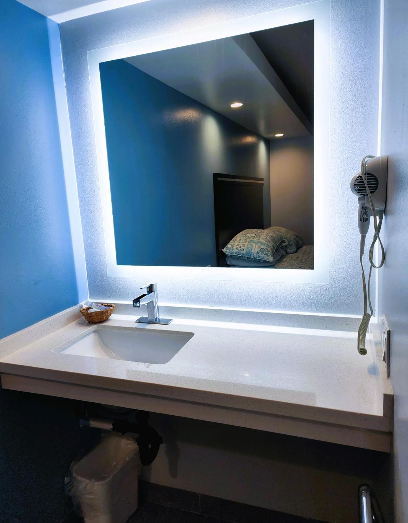Los Angeles Vacations - DAY N NIGHT INN - Near Universal Studios Hollywood - Property Image 39