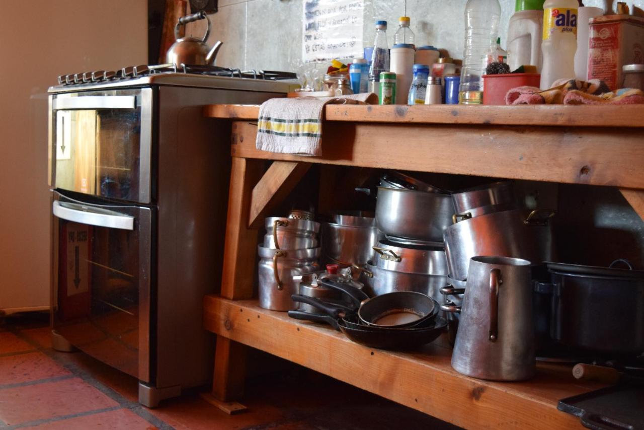 Periko´s Youth Hostel