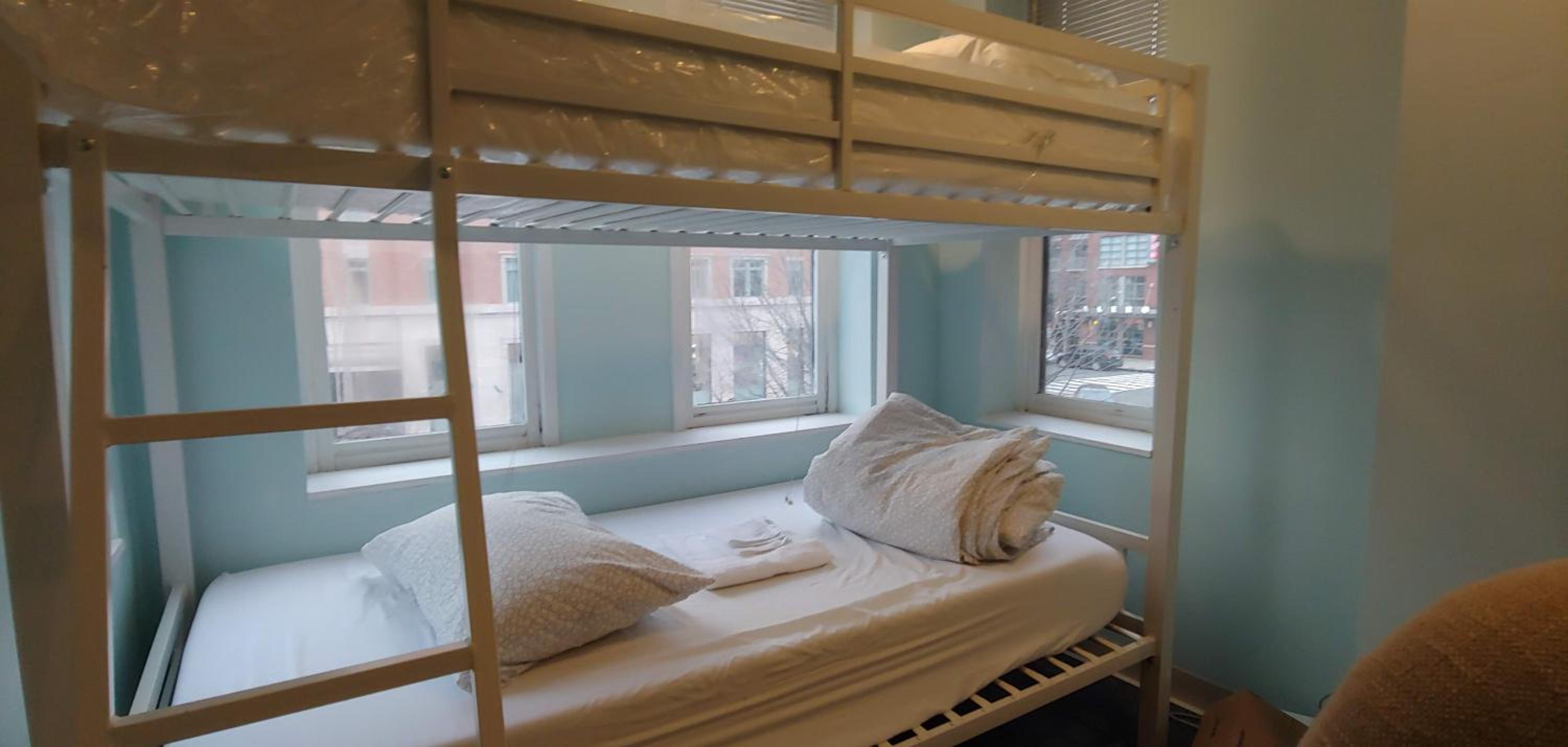 U Street Capsule Hostel