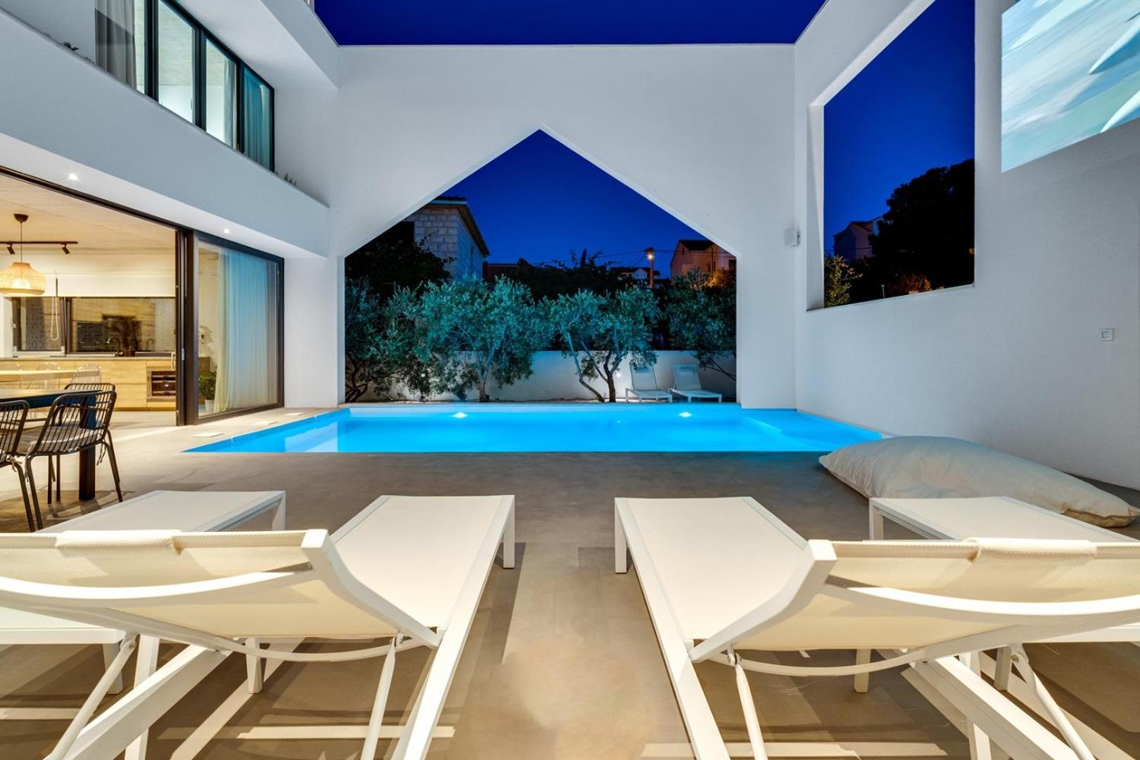 Luxury 5-bedroom Villa Altabianca with a Heated Pool, Finnish sauna, an outdoor Cinema, 50m from the beach view 5