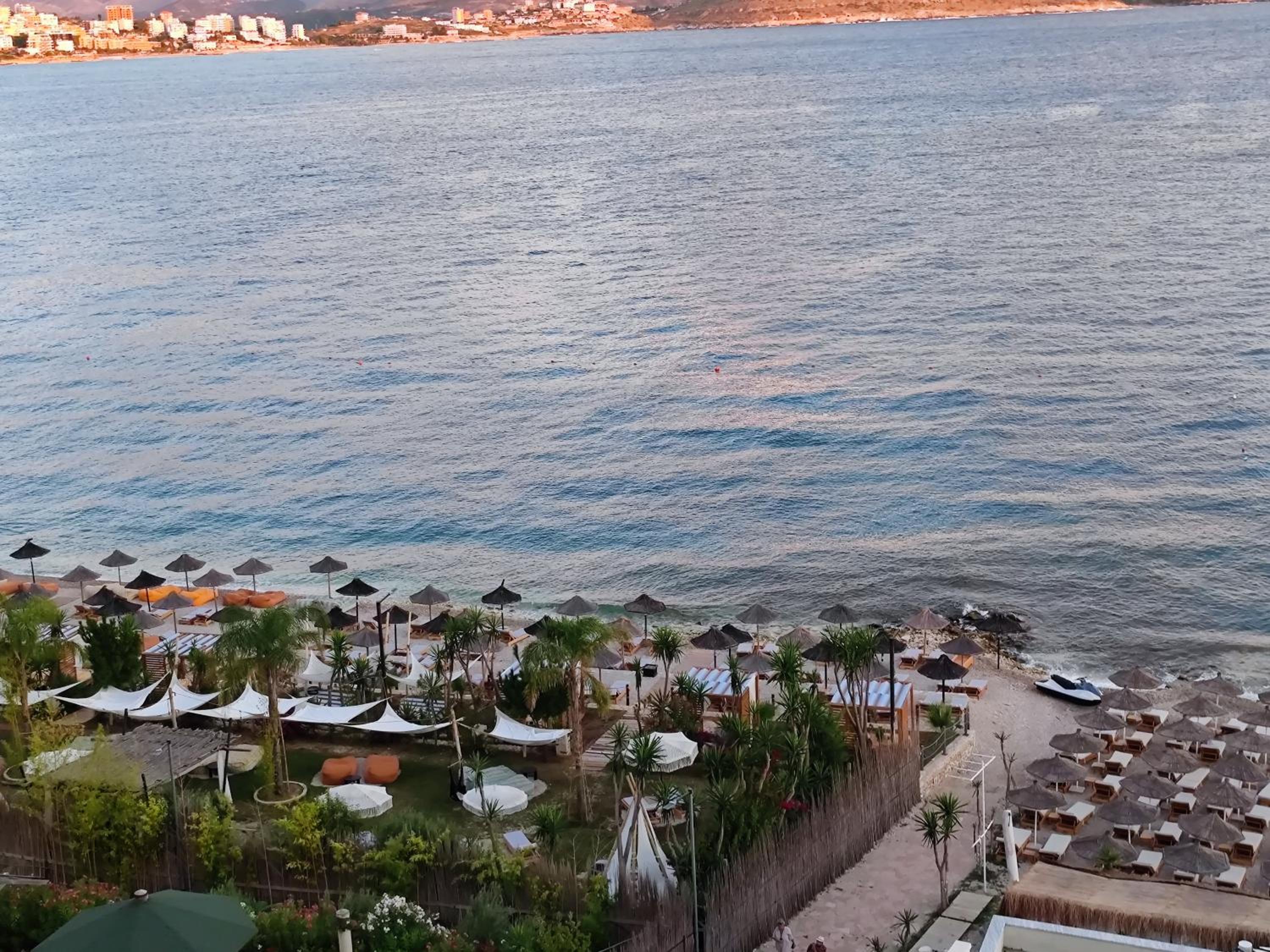 Aria Seaview Apartments
