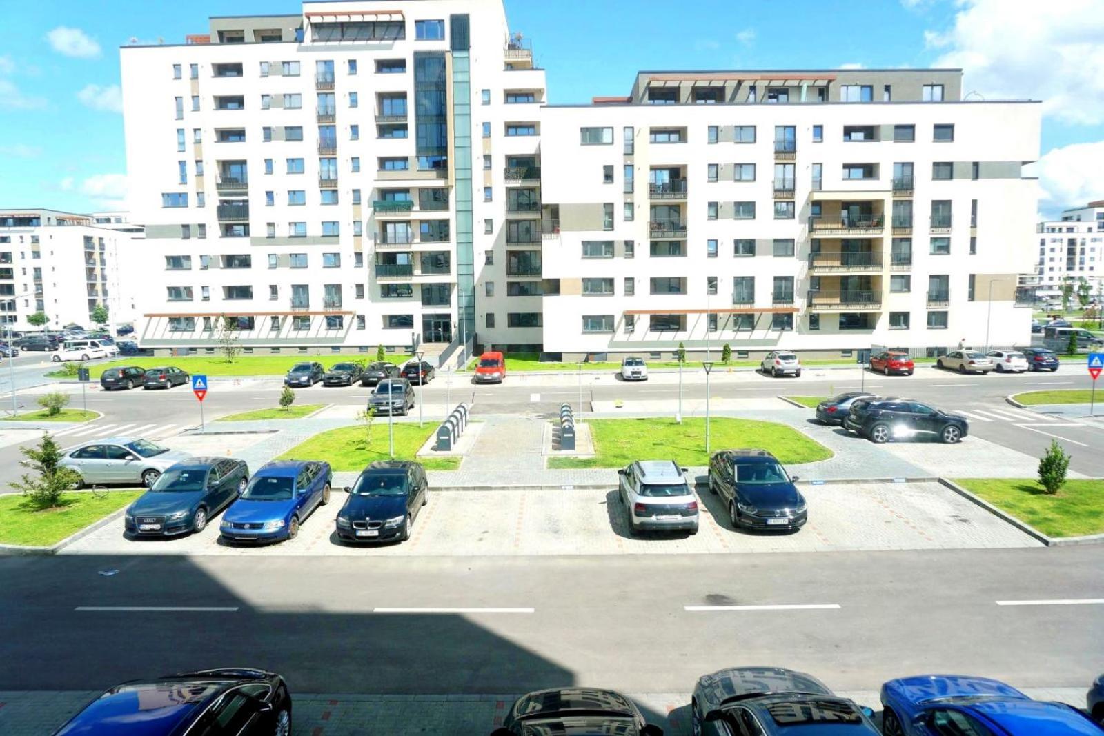 Relaxing Coresi Mall studio free parking
