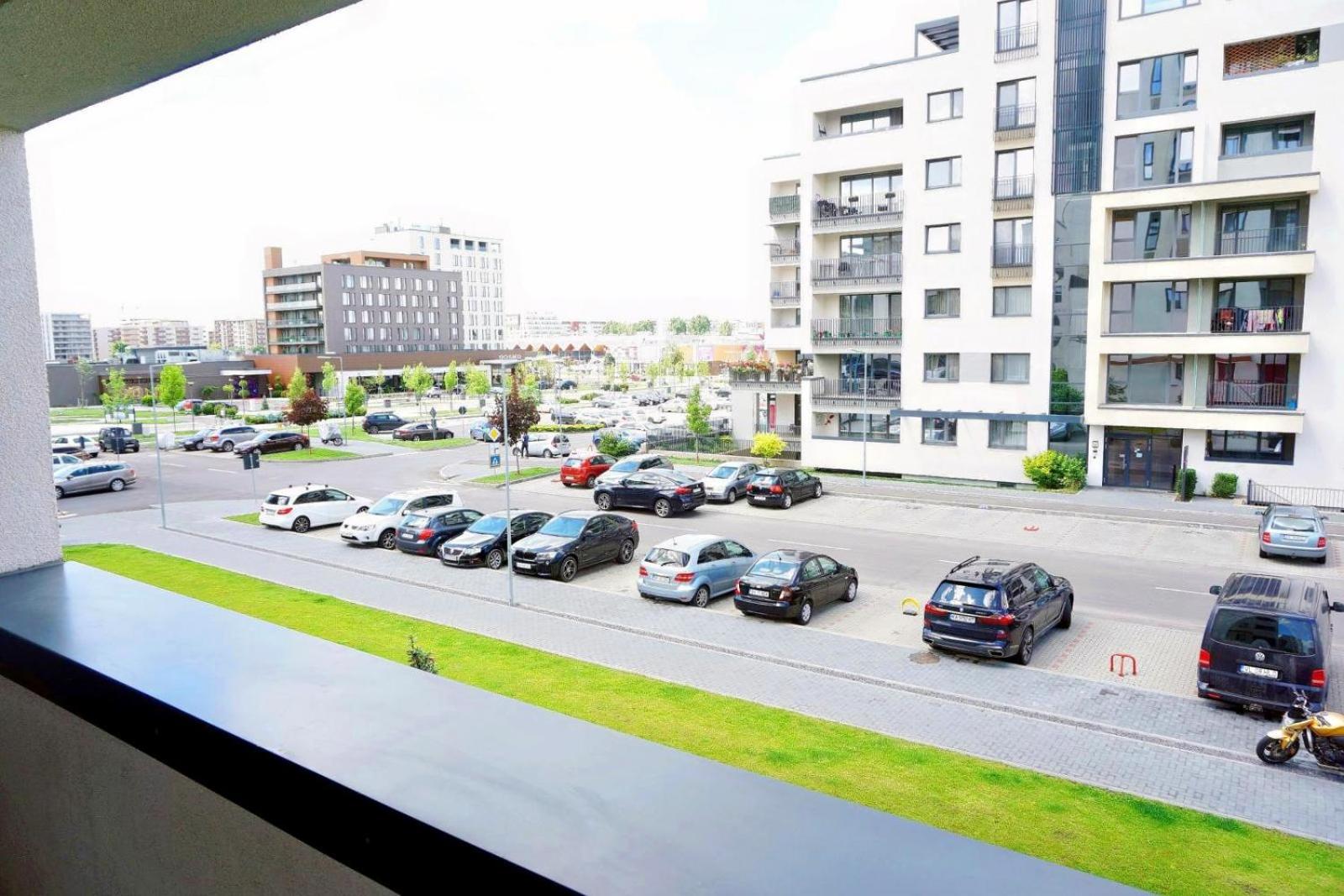 Relaxing Coresi Mall studio free parking