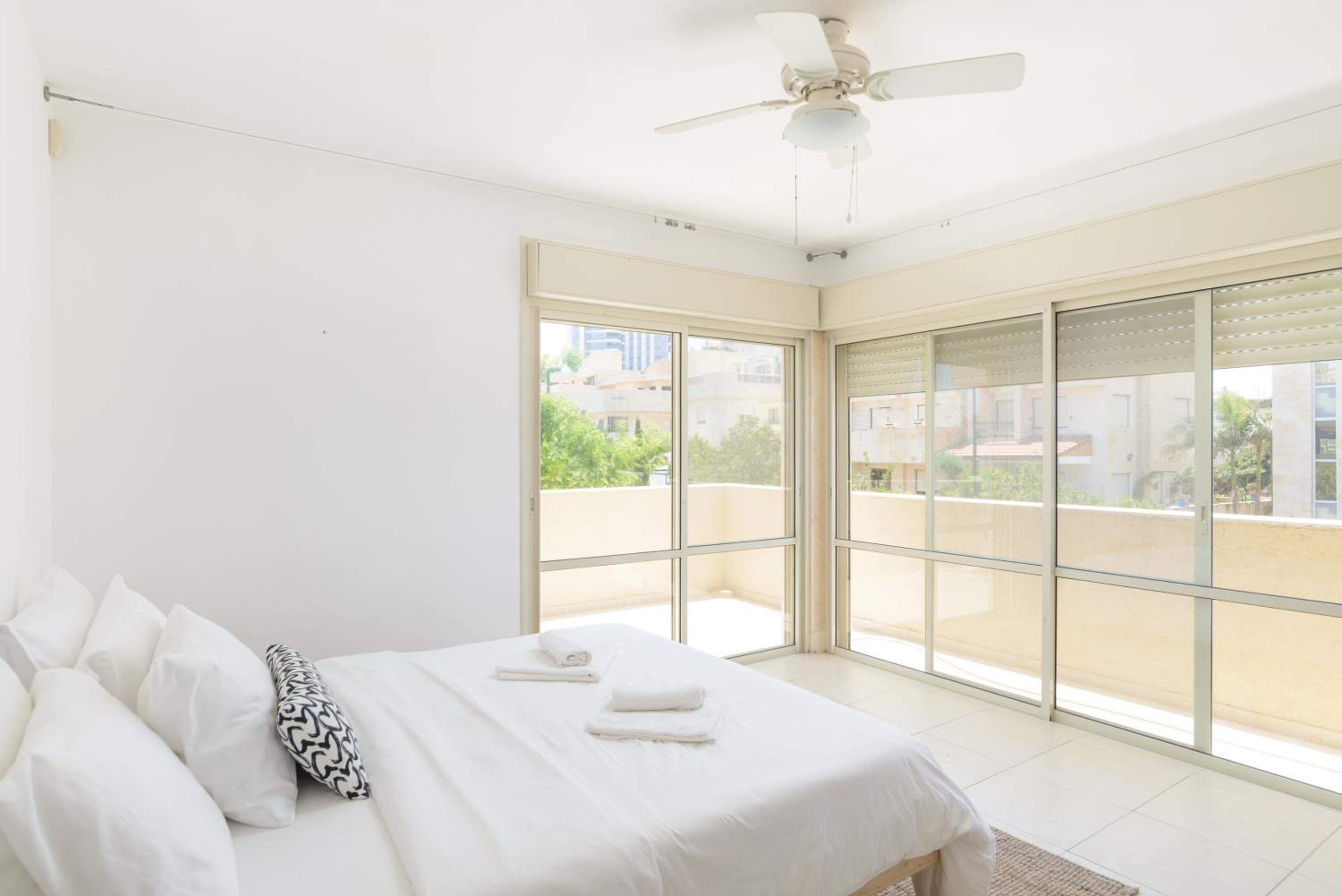Luxury Villa, Terrace with SEA VIEW in the center view 4