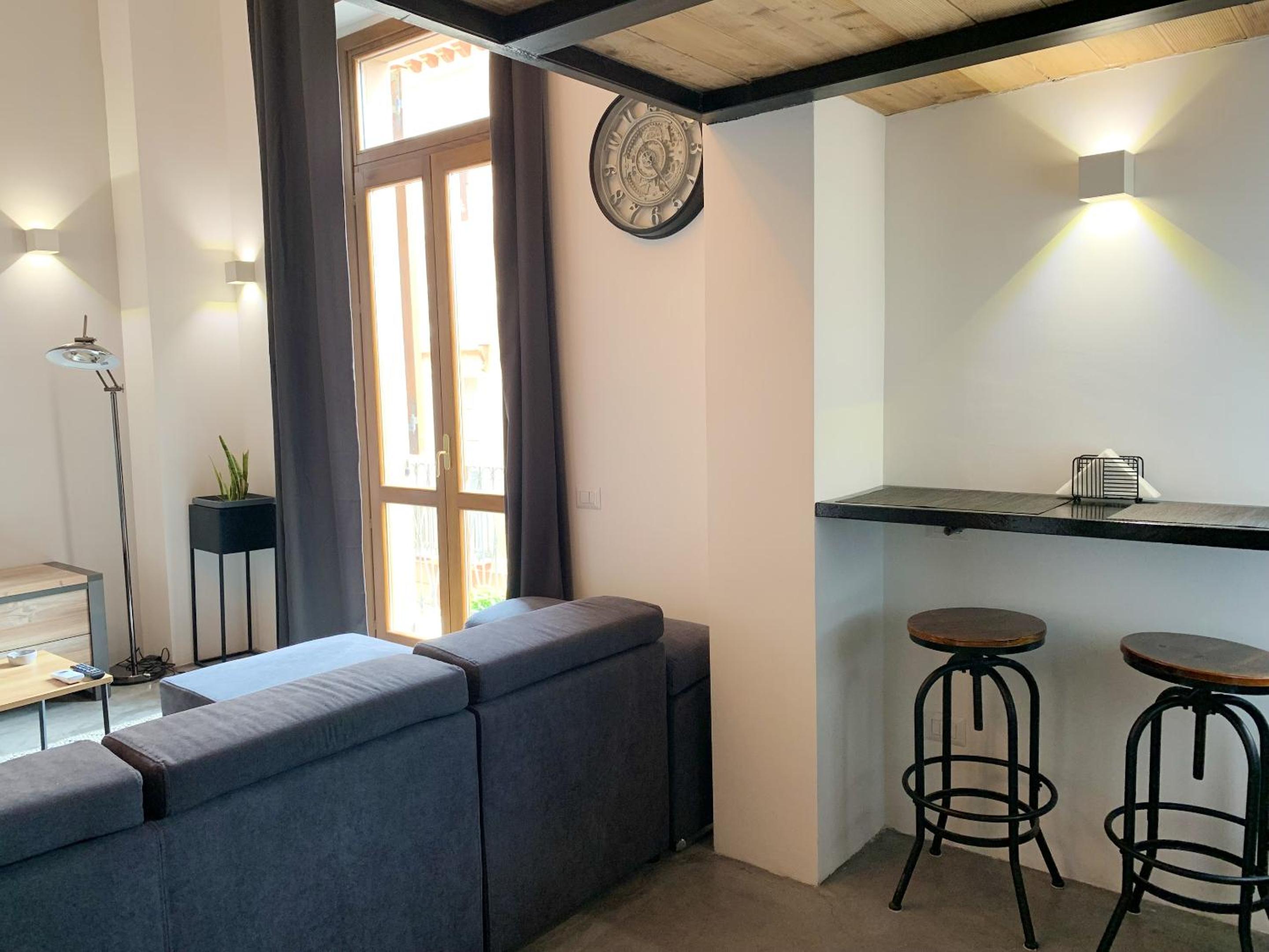 Elegant Studio Cagliari 60 m² + Balcony B view 4