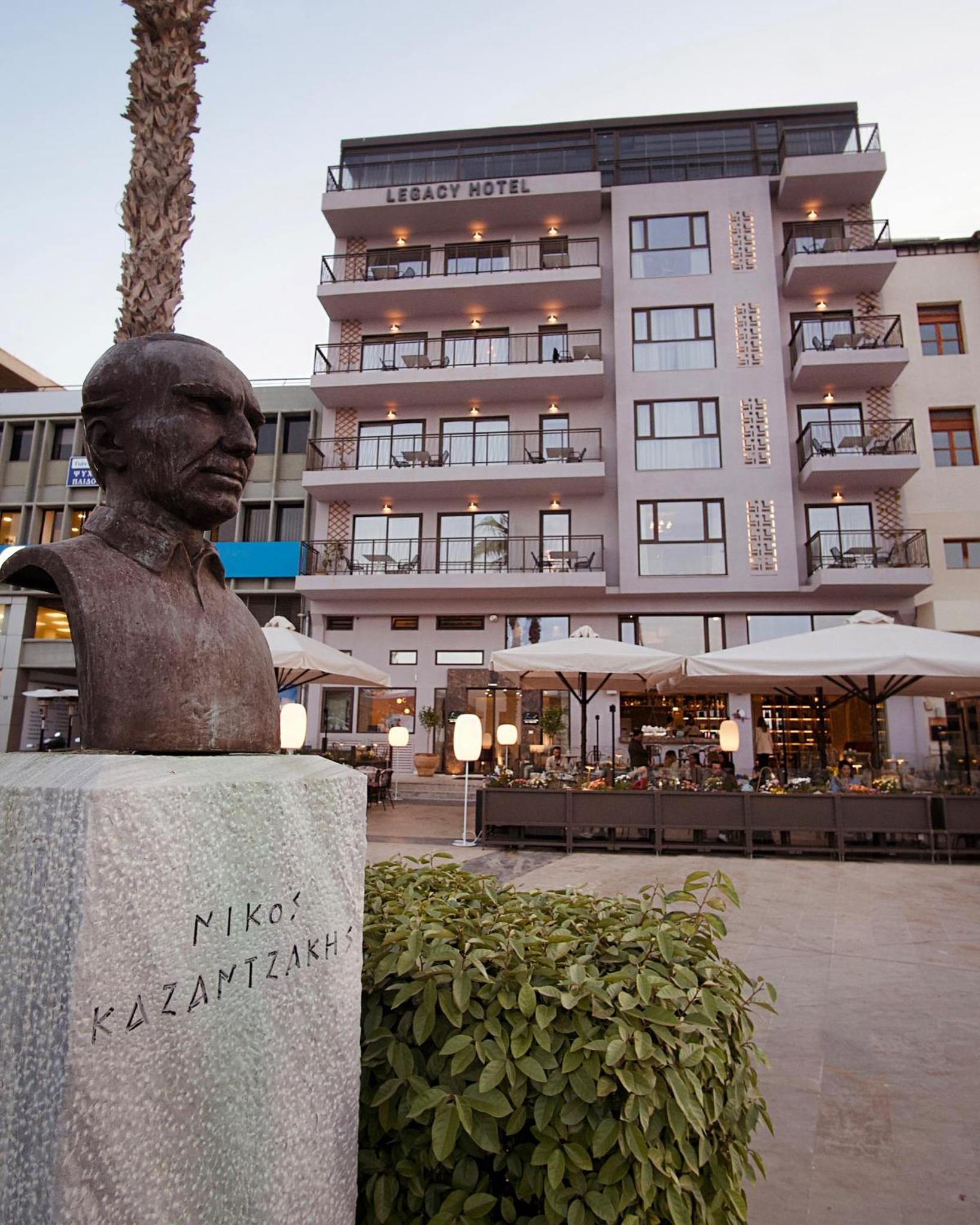 Hotel Legacy Gastro Suites - Image 1